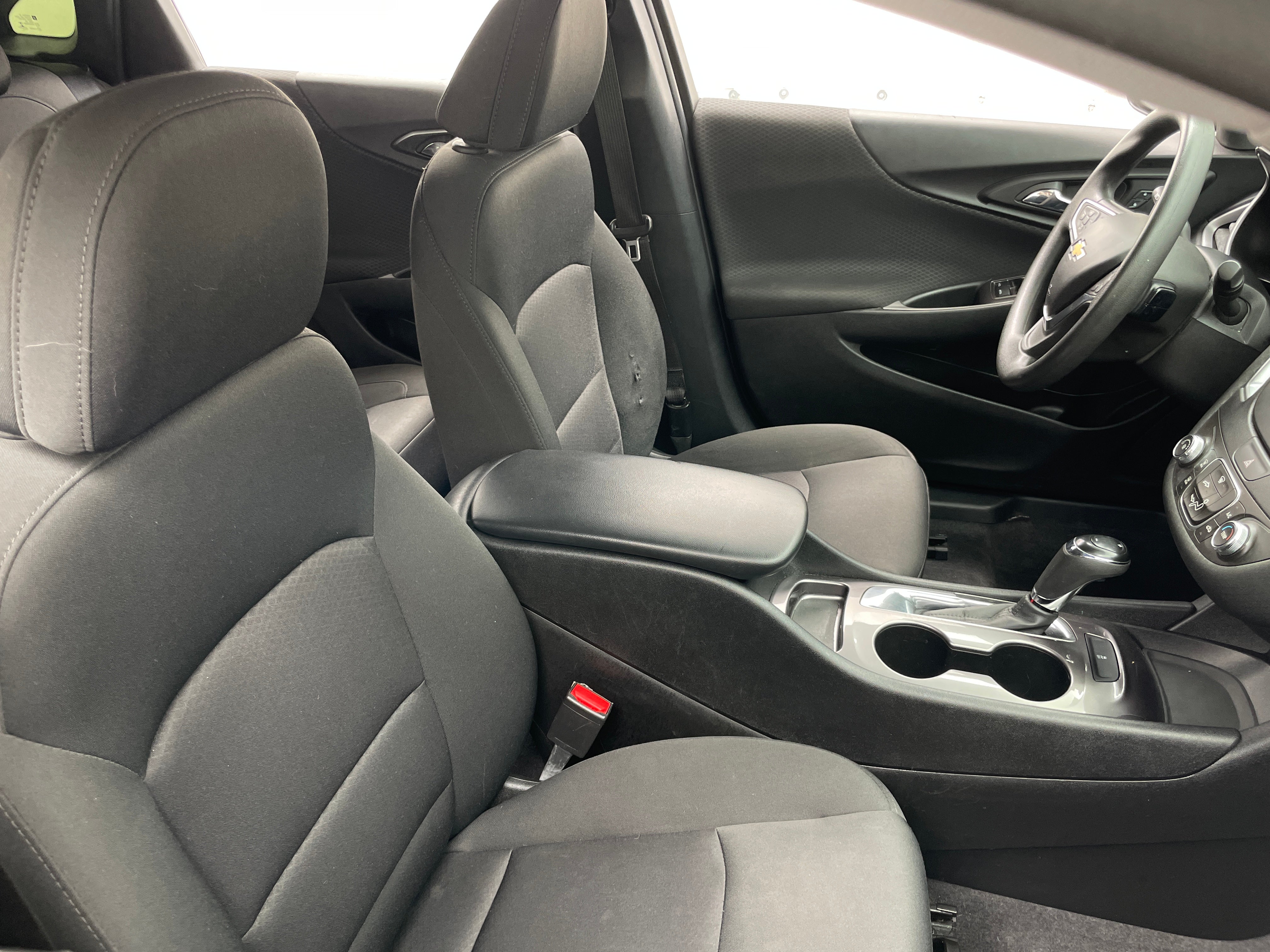 2018 Chevrolet Malibu LS 2