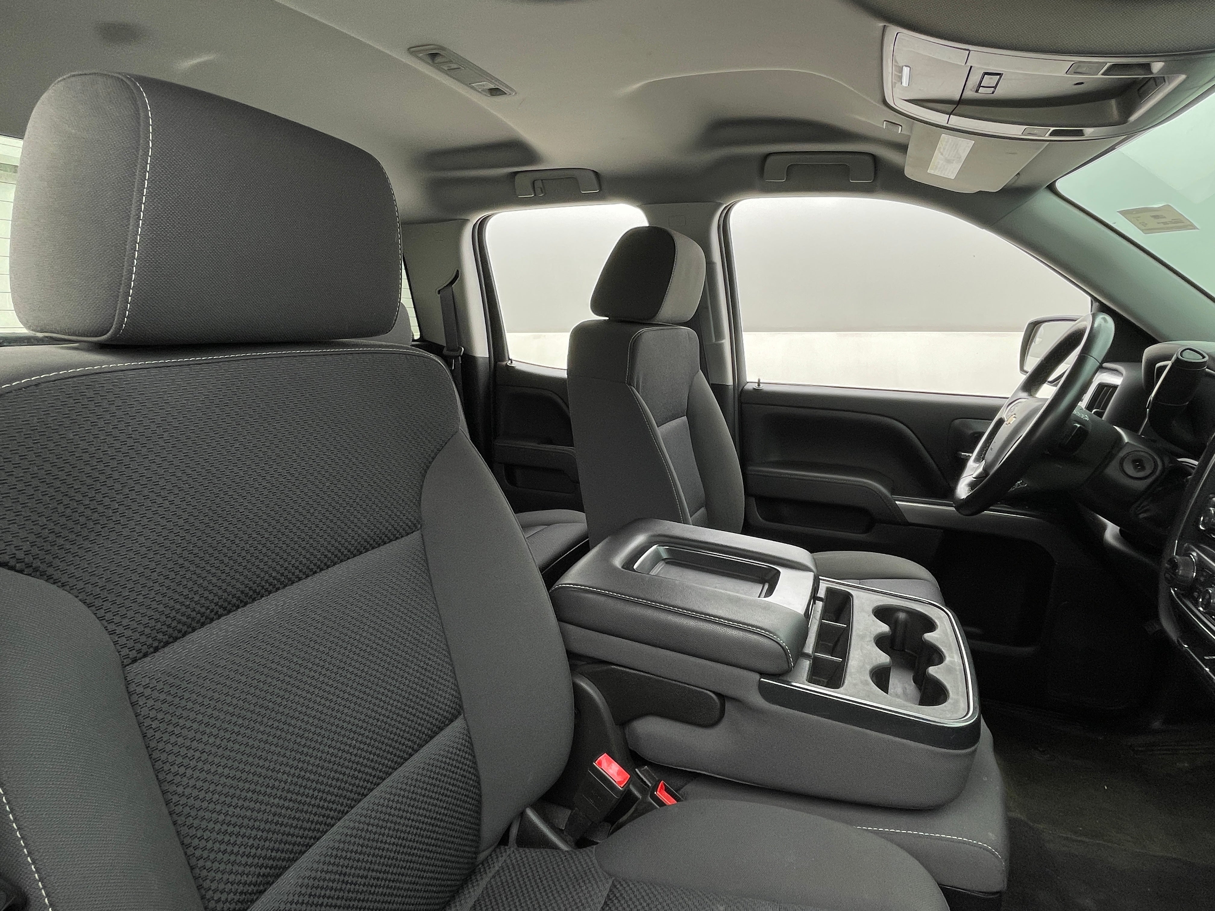 2017 Chevrolet Silverado 1500 LT 2