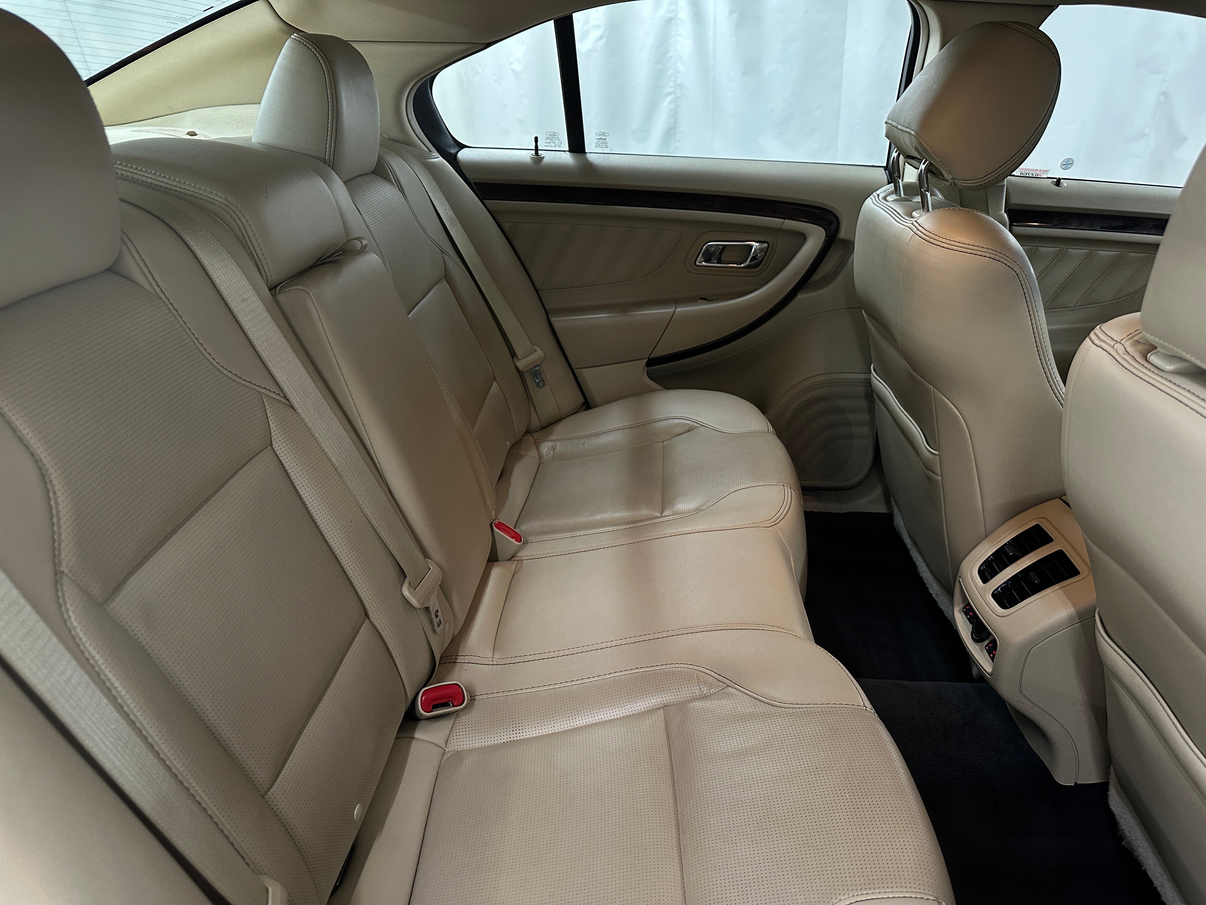 2018 Ford Taurus Limited Edition 5