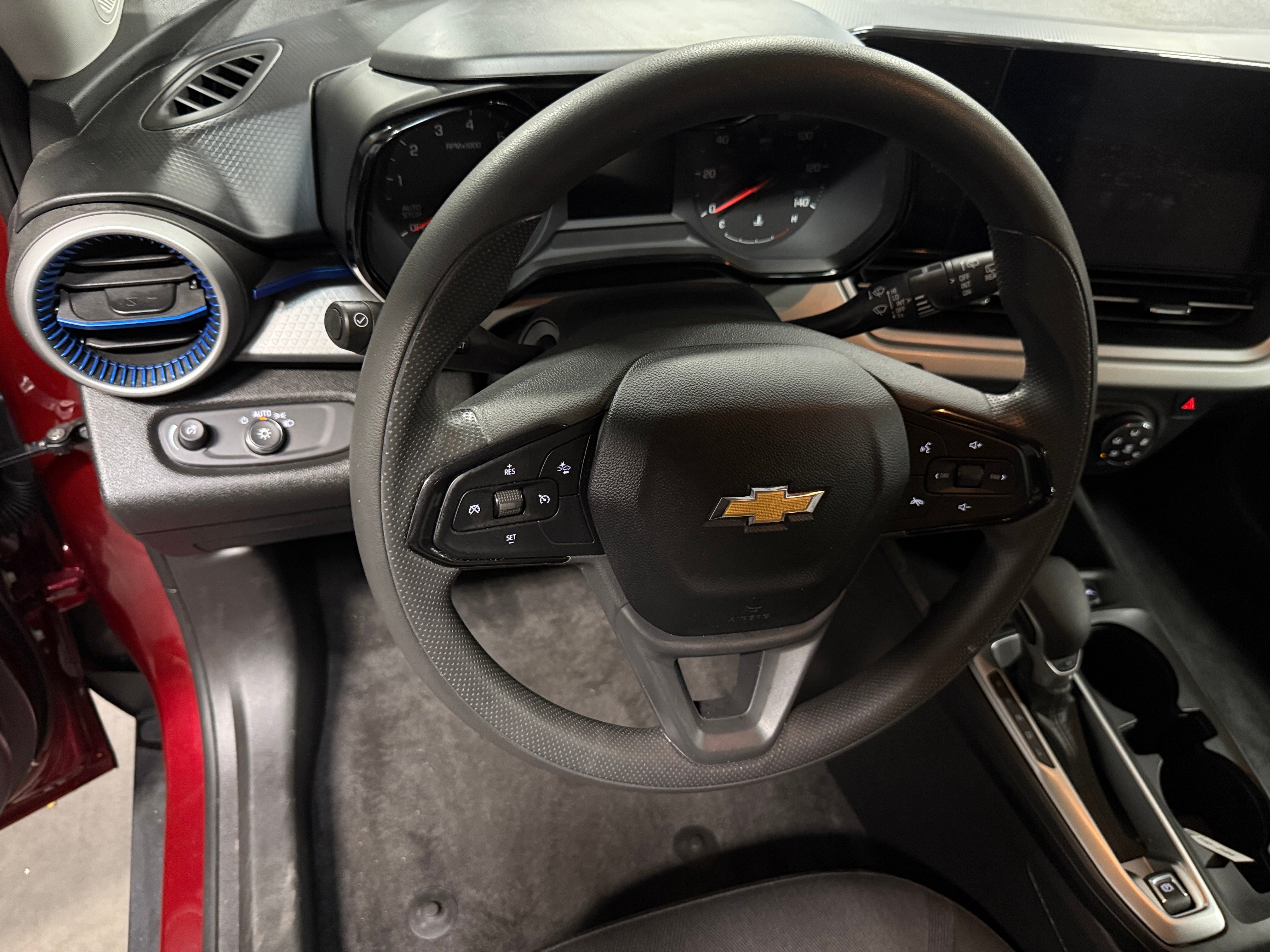2025 Chevrolet Trax LS 5