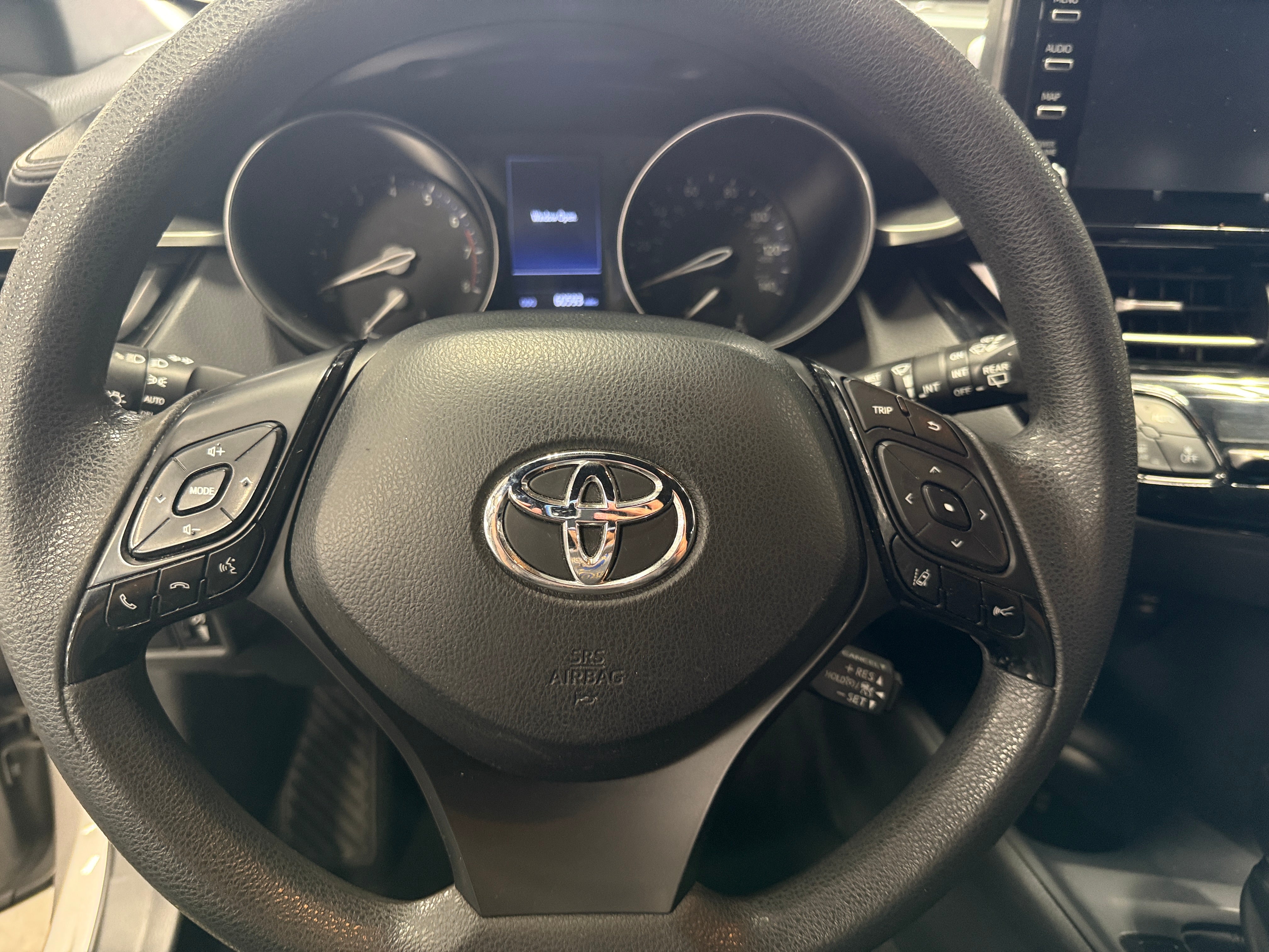 2019 Toyota C-HR LE 5