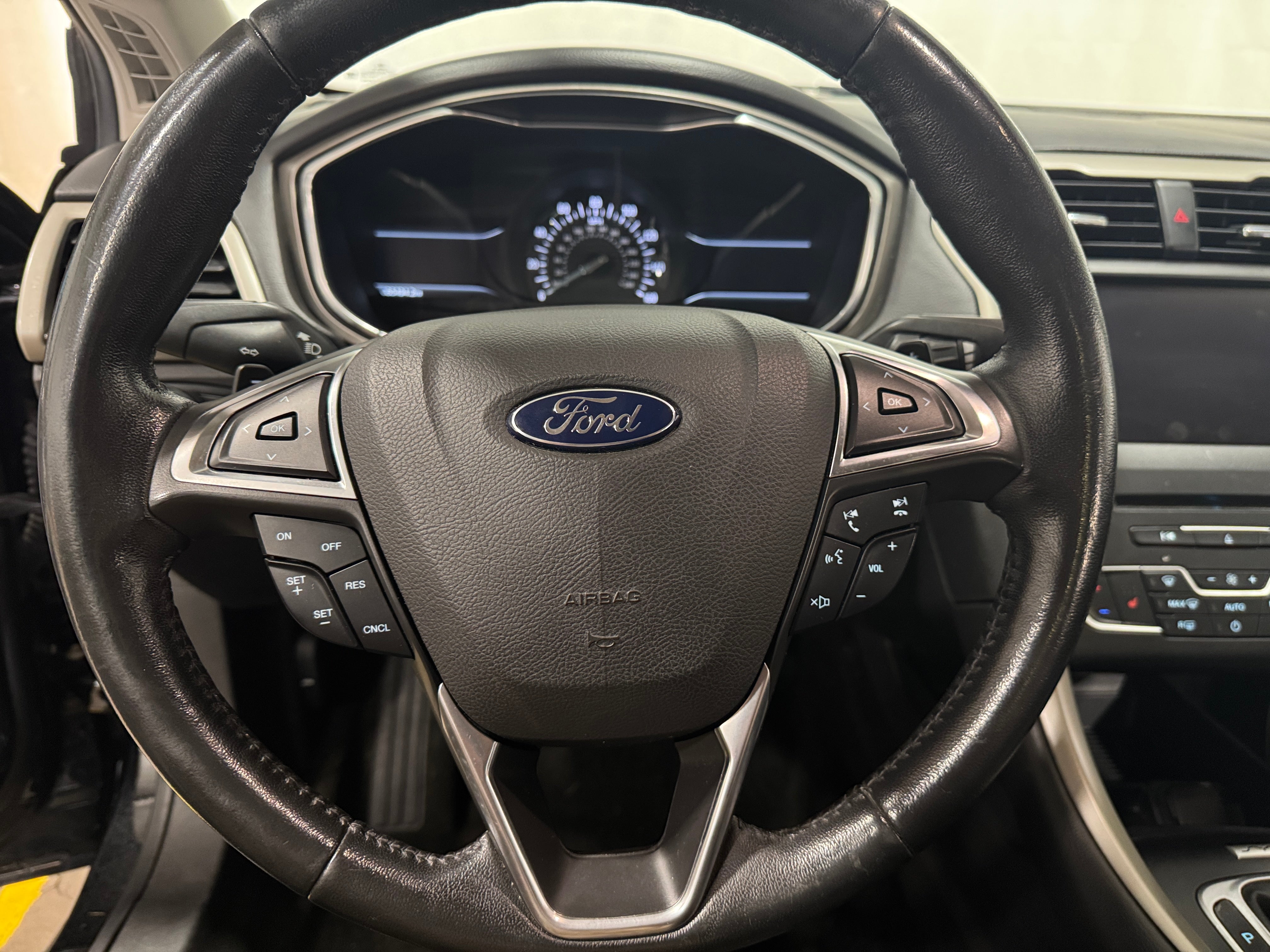 2016 Ford Fusion SE 4
