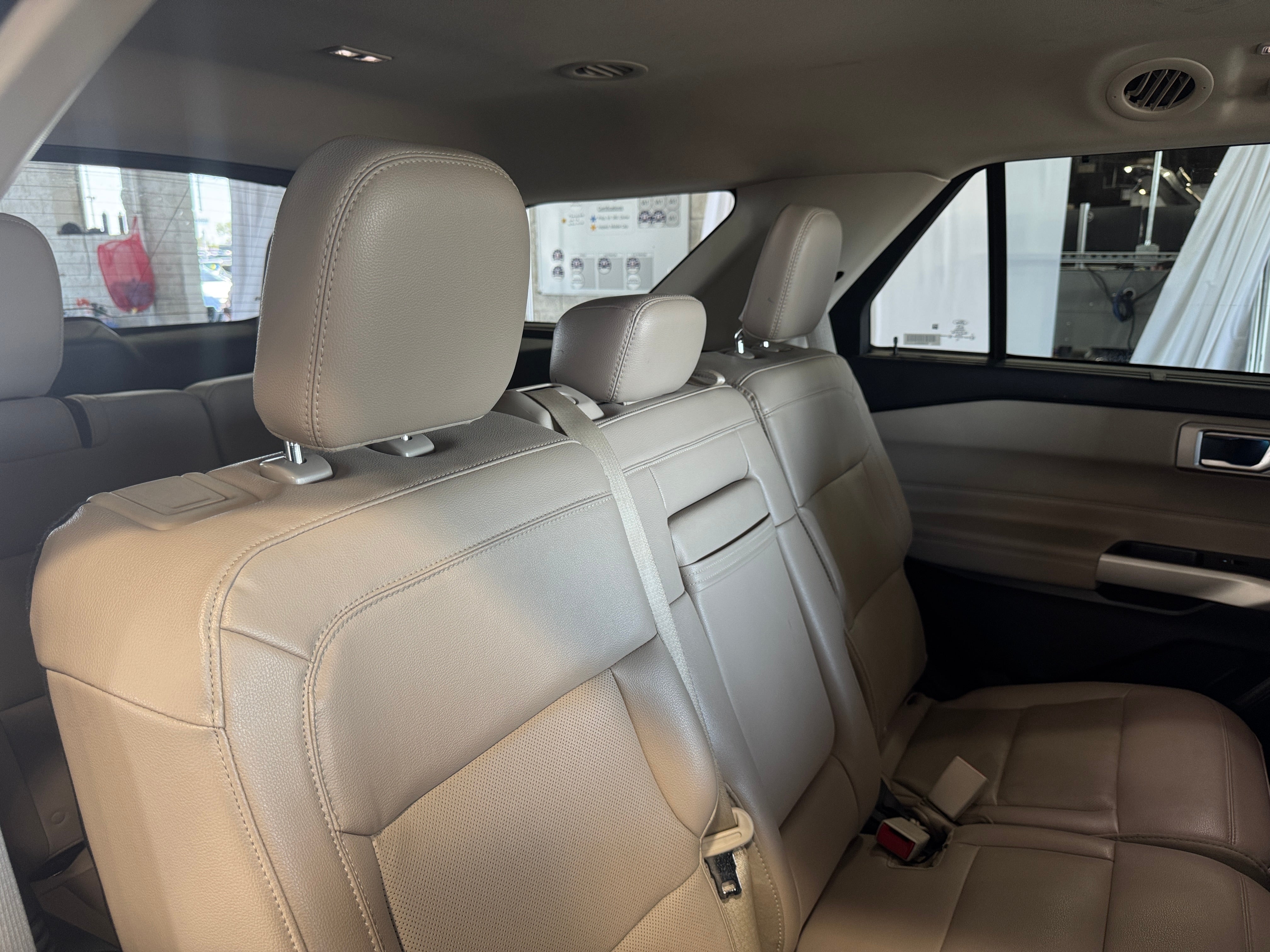 2023 Ford Explorer Limited 5