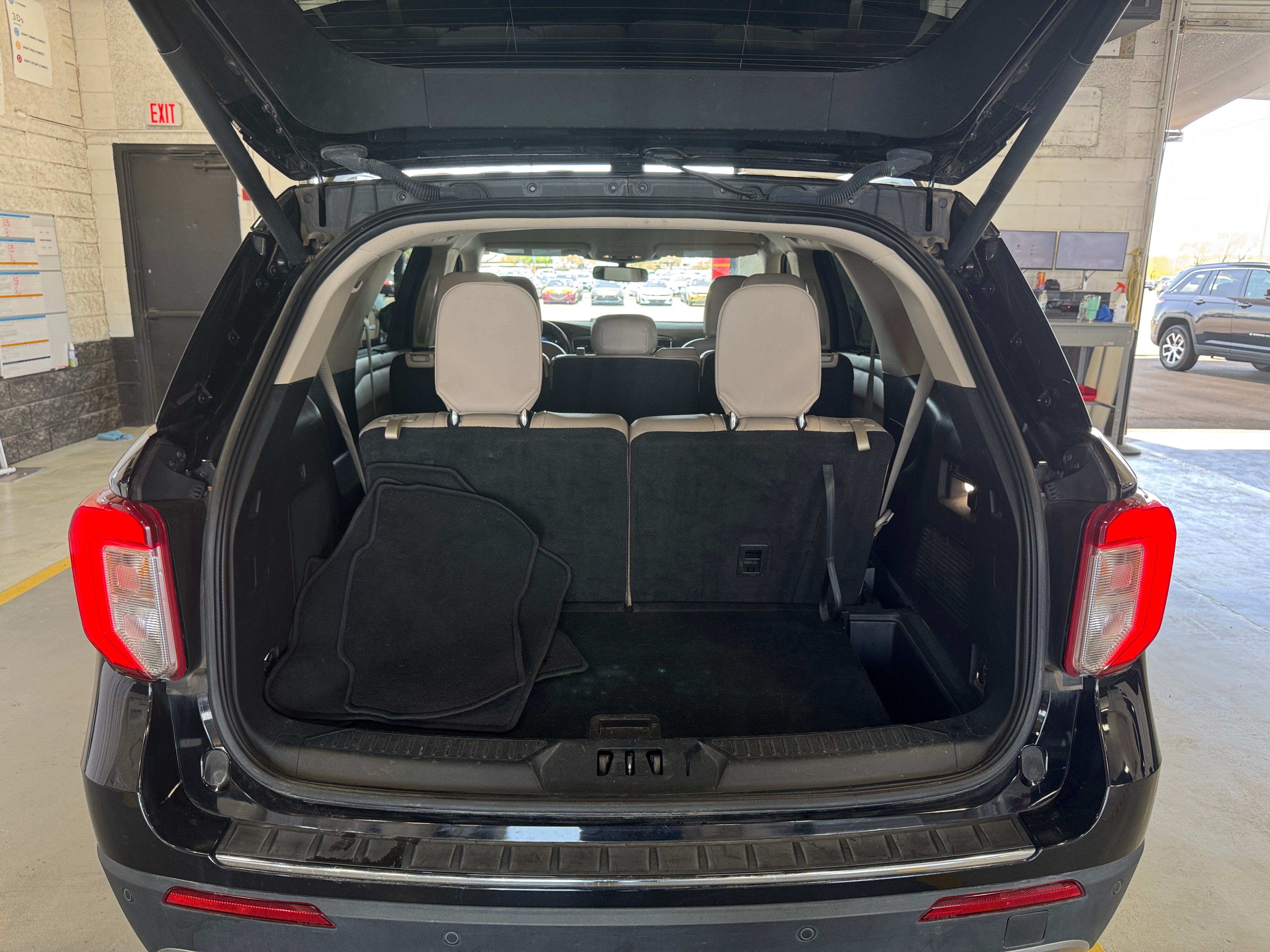 2023 Ford Explorer Limited 6