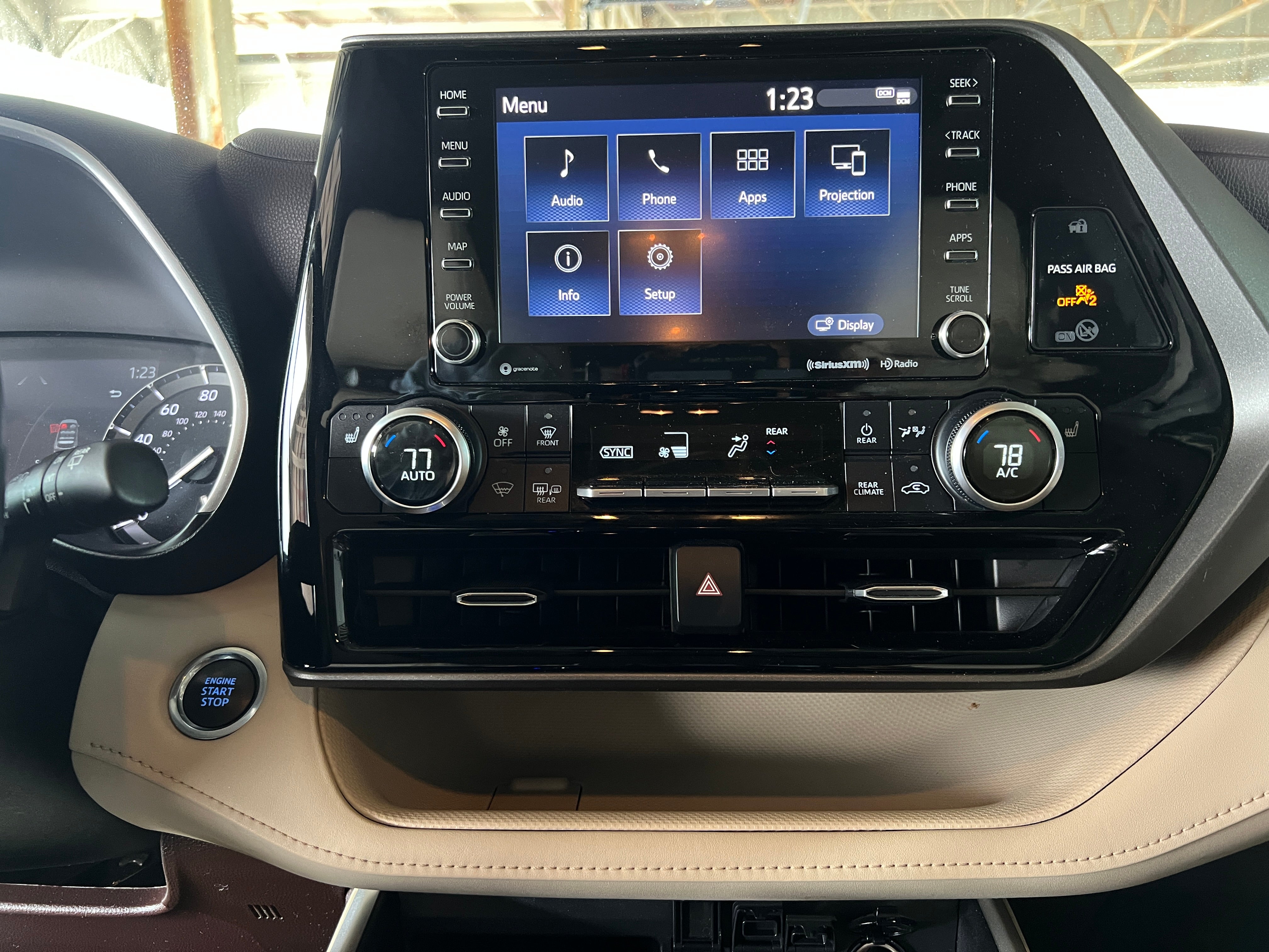 2020 Toyota Highlander XLE 3