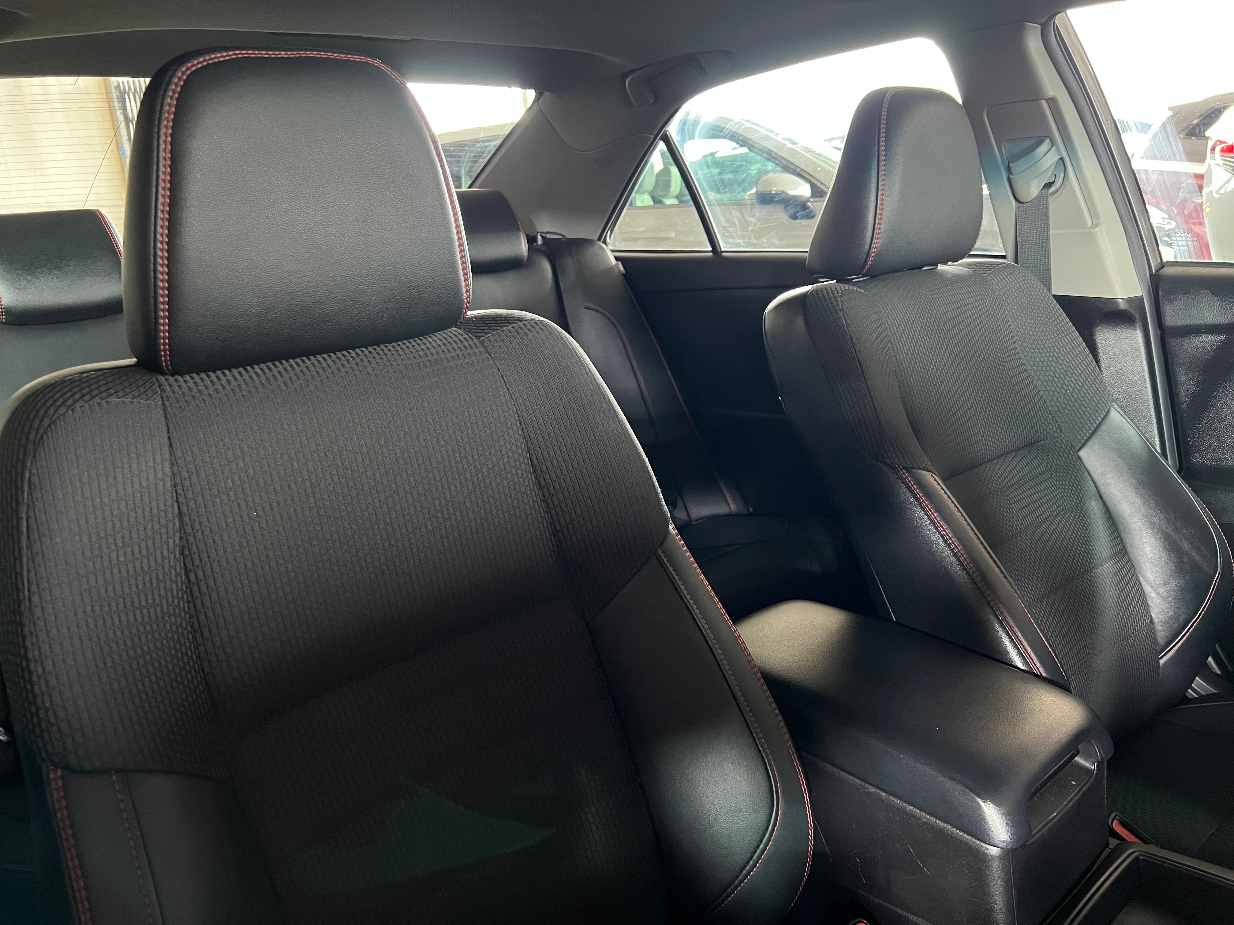 2017 Toyota Camry SE 2