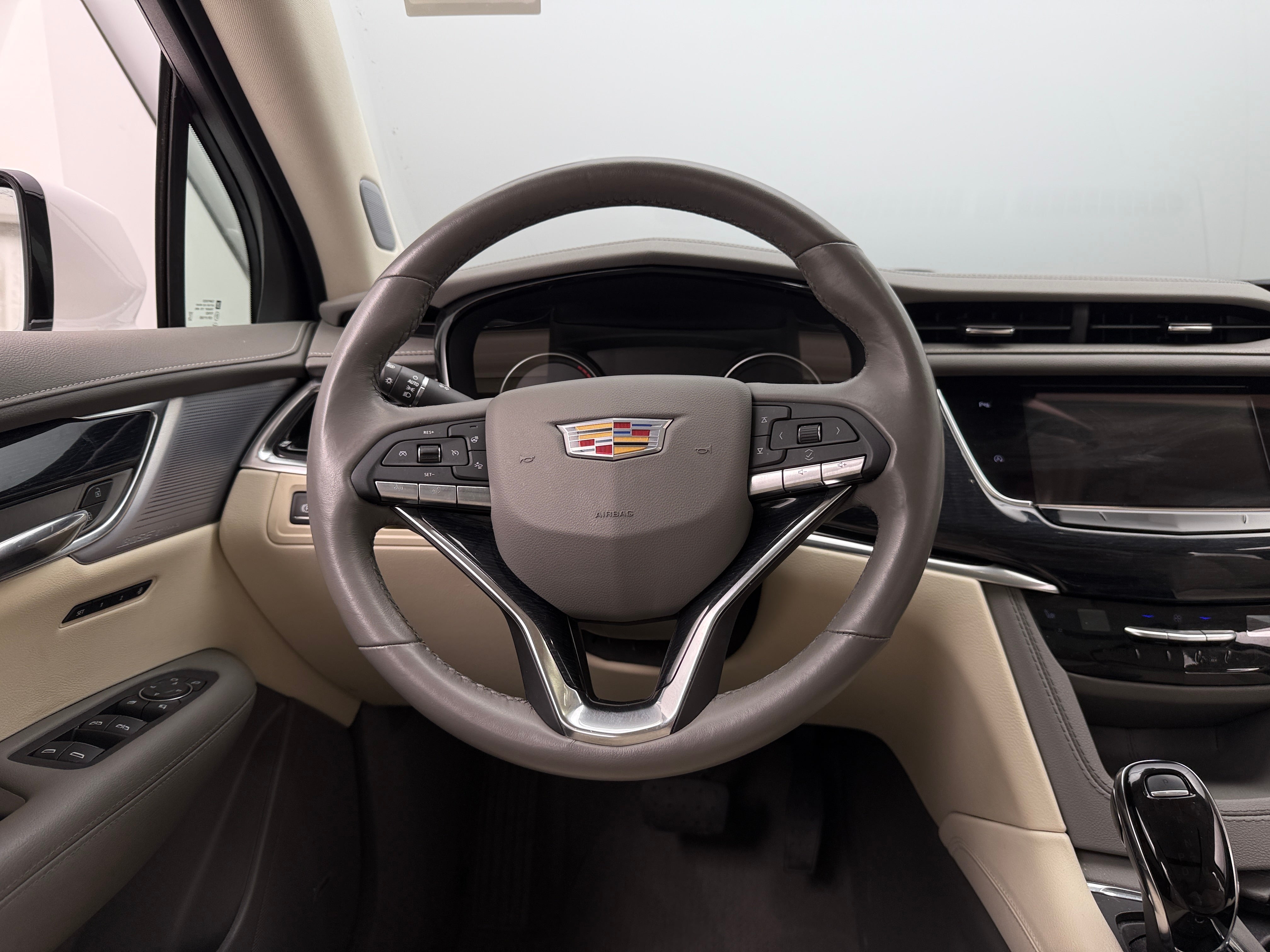 Thumbnail: 2024 Cadillac XT6 - 4