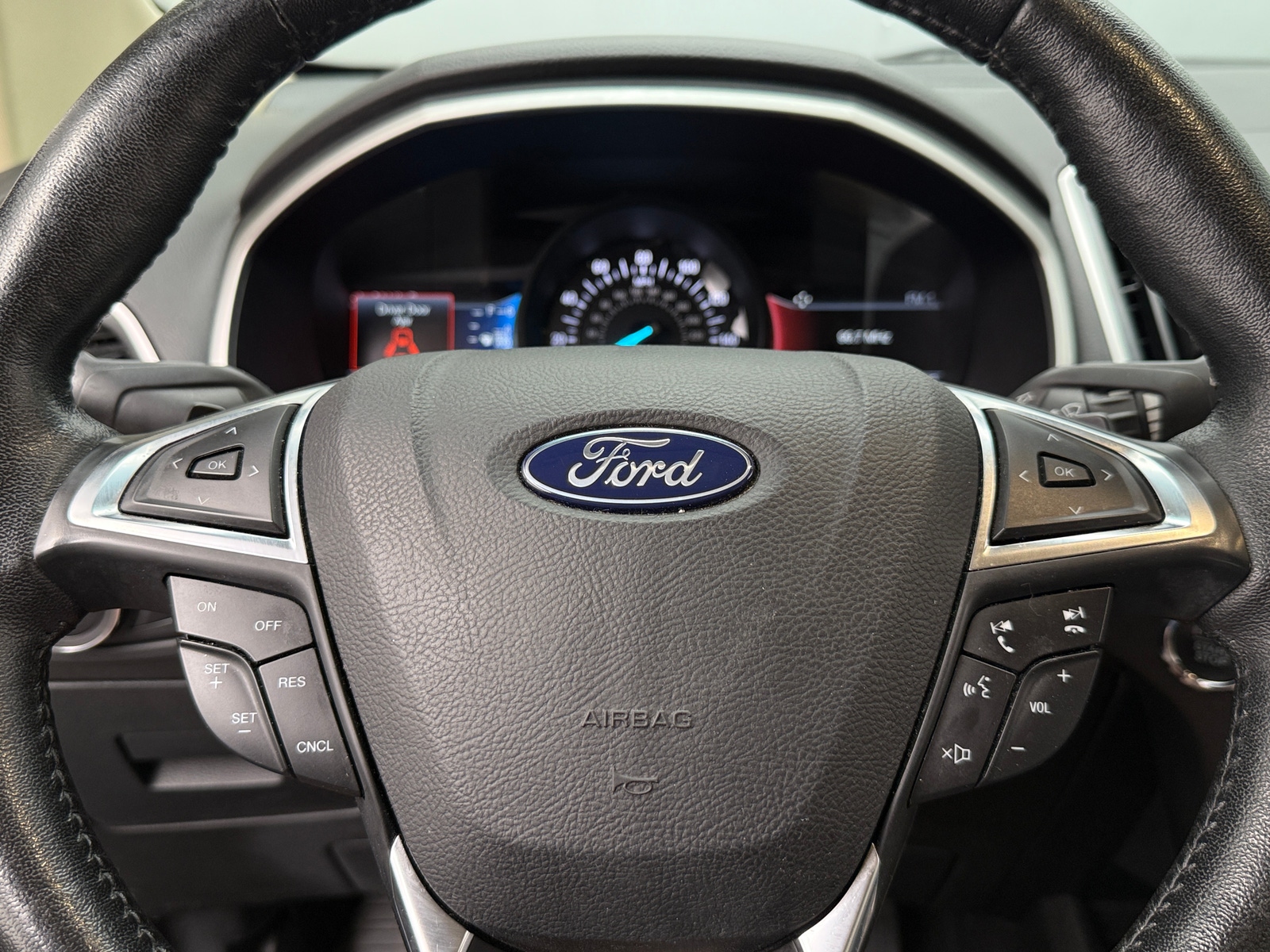 Thumbnail: 2017 Ford Edge - 5