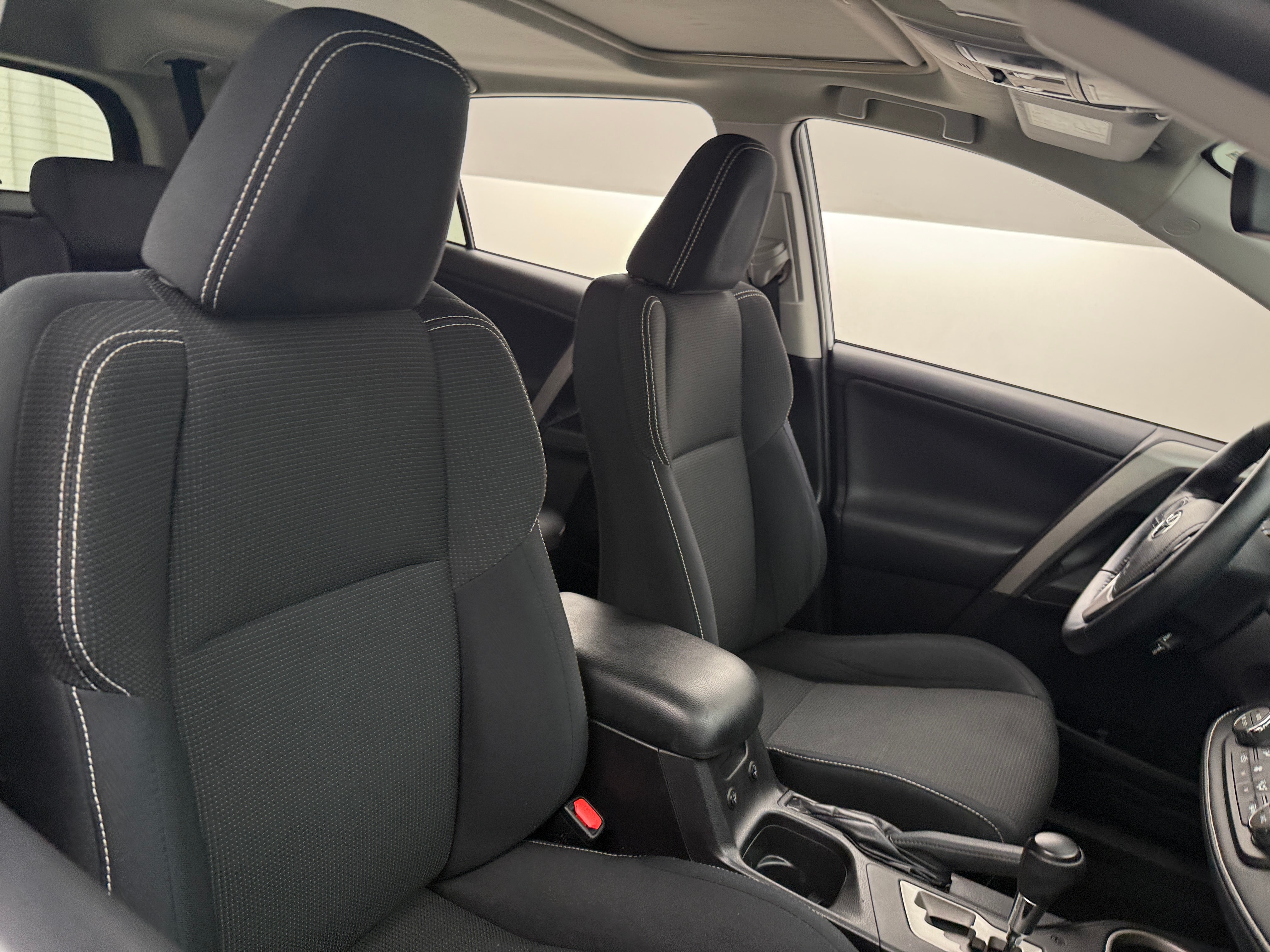 2016 Toyota RAV4 XLE 2