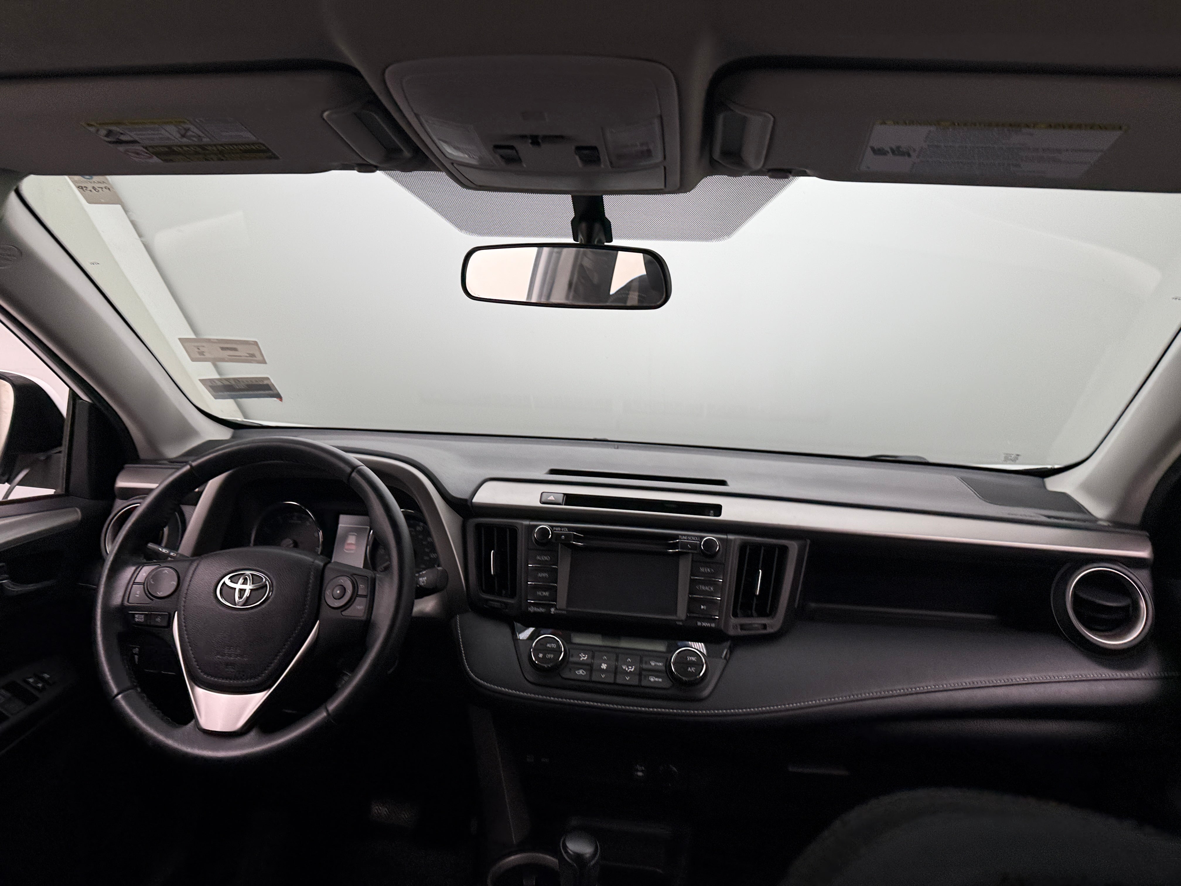 2016 Toyota RAV4 XLE 3