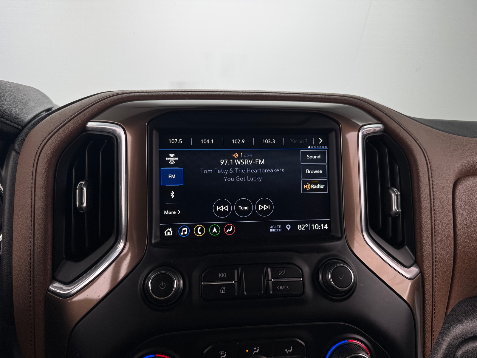 Thumbnail: 2019 Chevrolet Silverado 1500 - 3