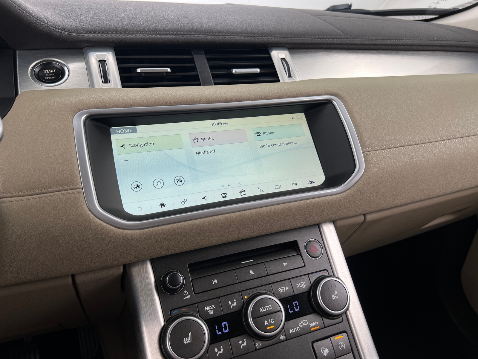 Thumbnail: 2017 Land Rover Range Rover Evoque - 3