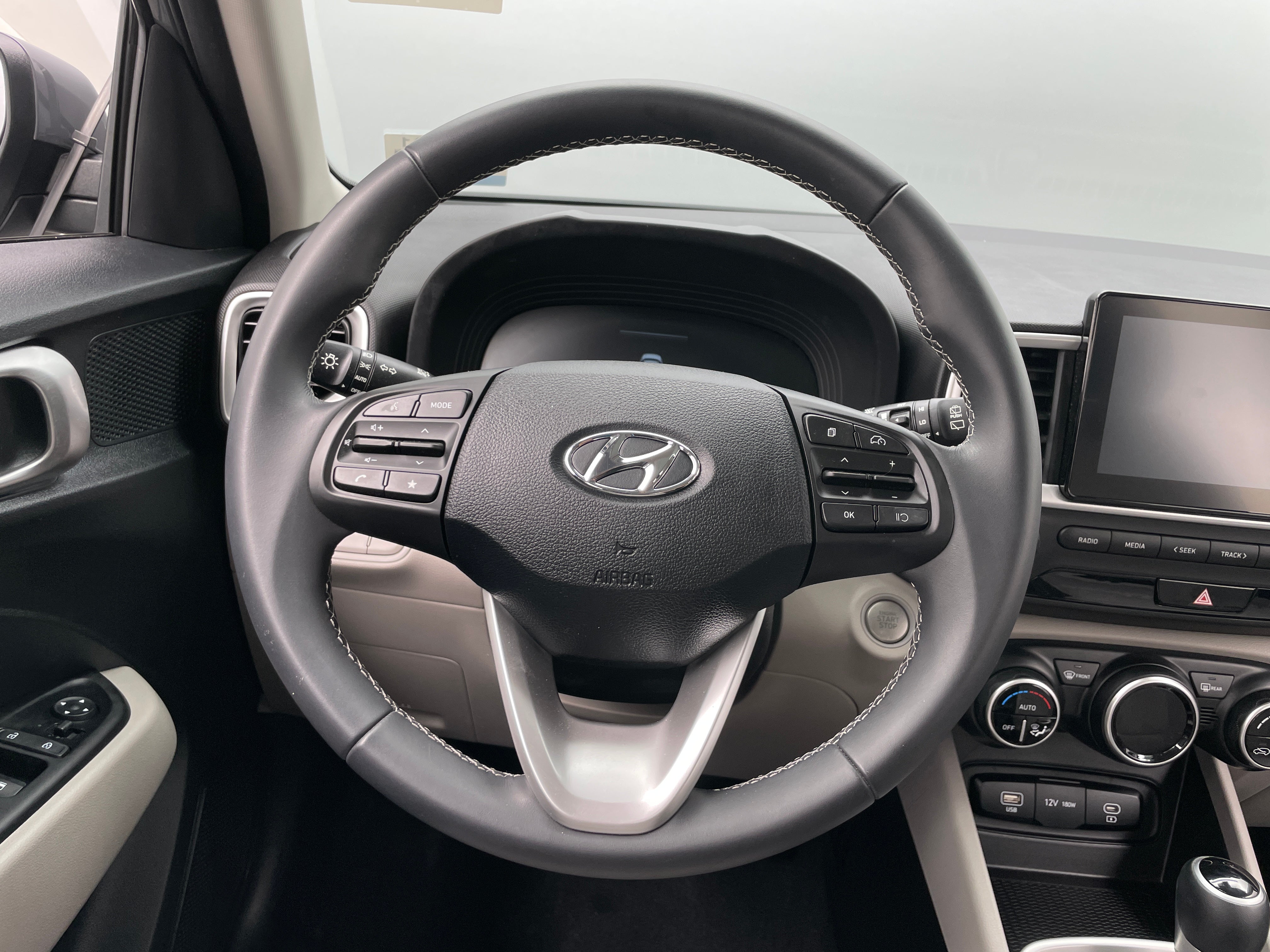 Thumbnail: 2024 Hyundai Venue - 5