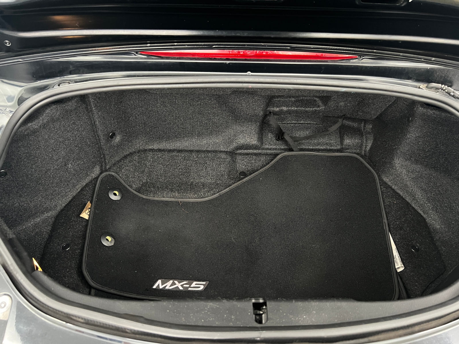 Thumbnail: 2018 Mazda MX-5 Miata - 5
