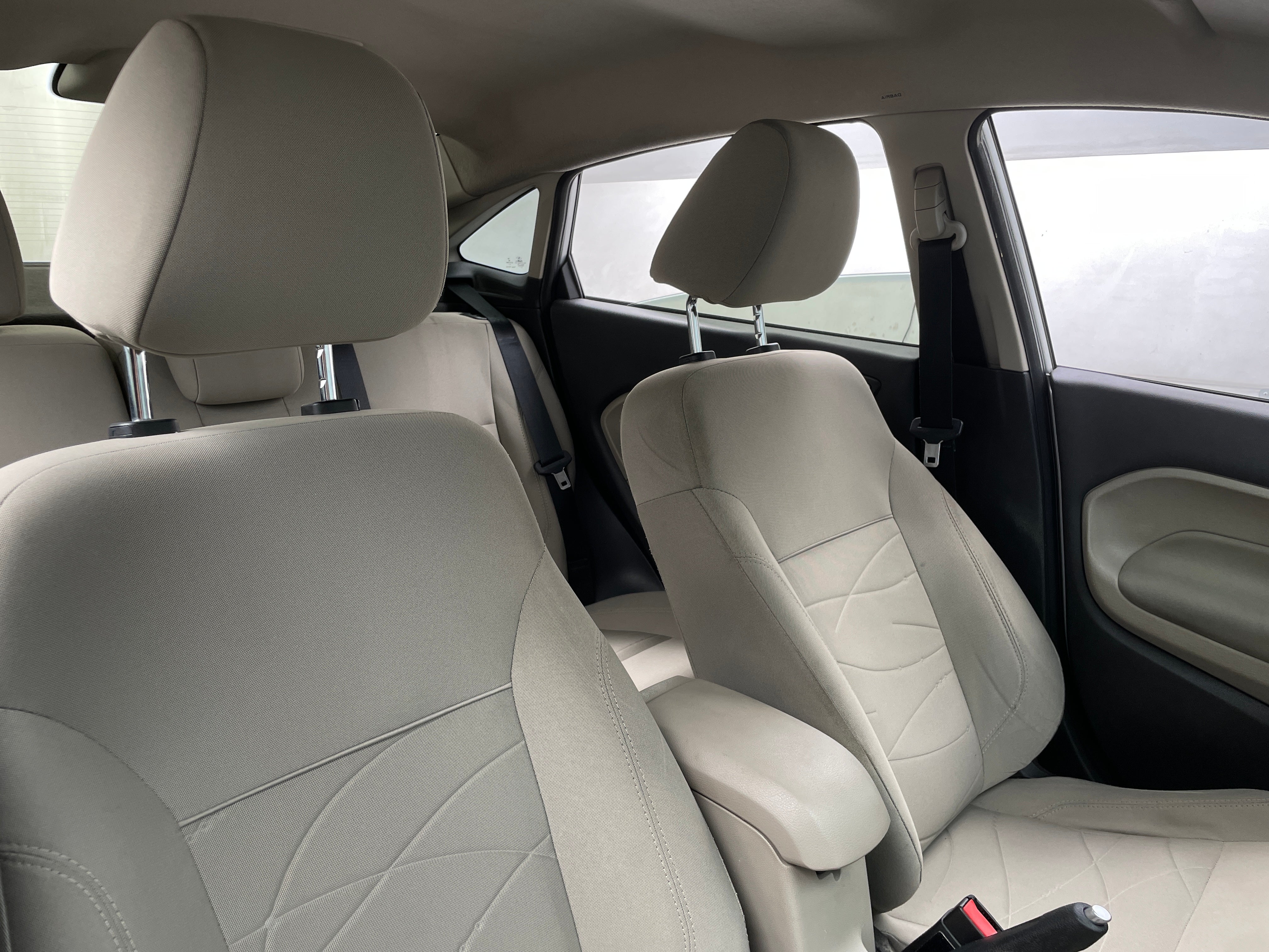 2014 Ford Fiesta SE 2