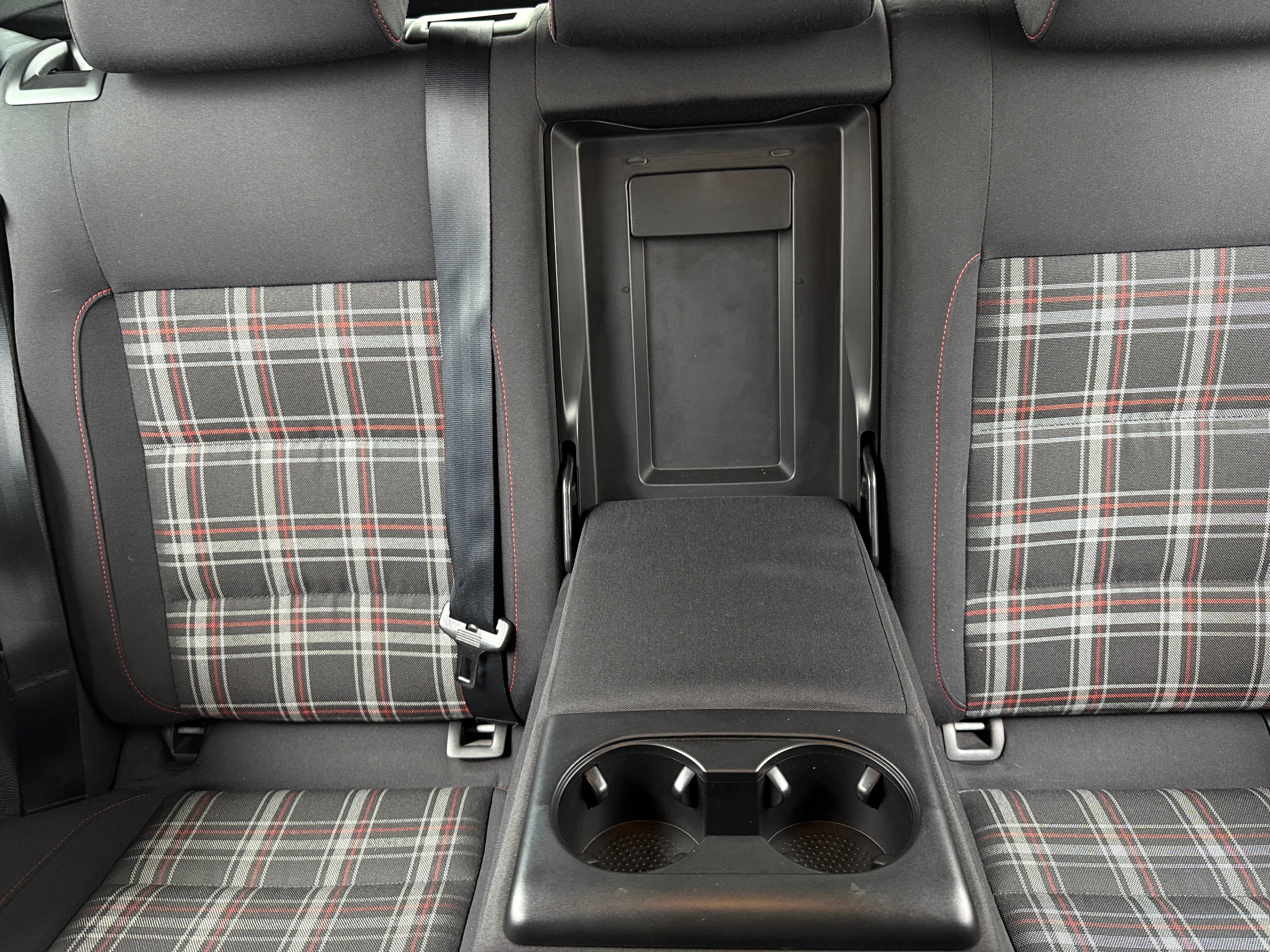 2011 Volkswagen Golf GTI 6
