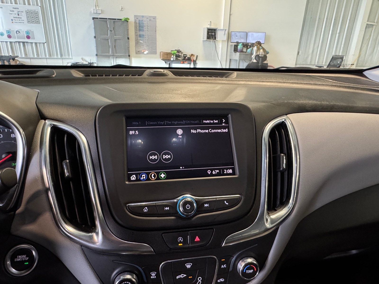 Thumbnail: 2022 Chevrolet Equinox - 4