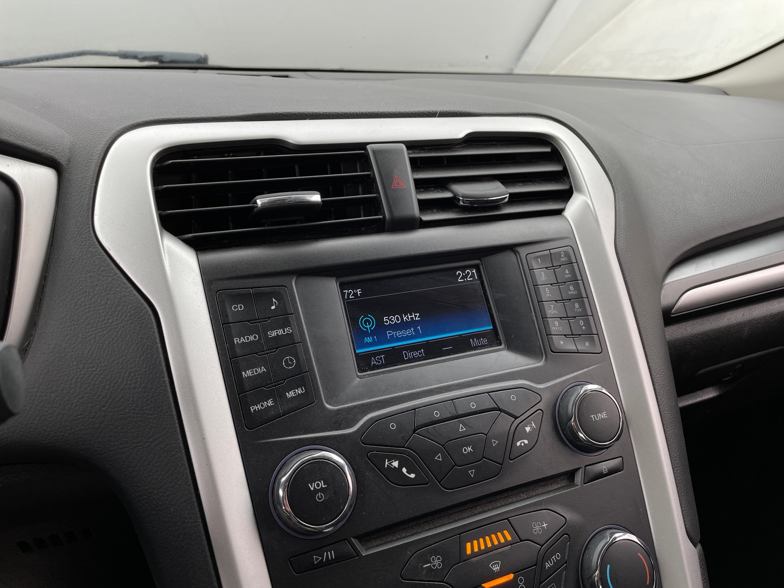 Thumbnail: 2015 Ford Fusion - 4