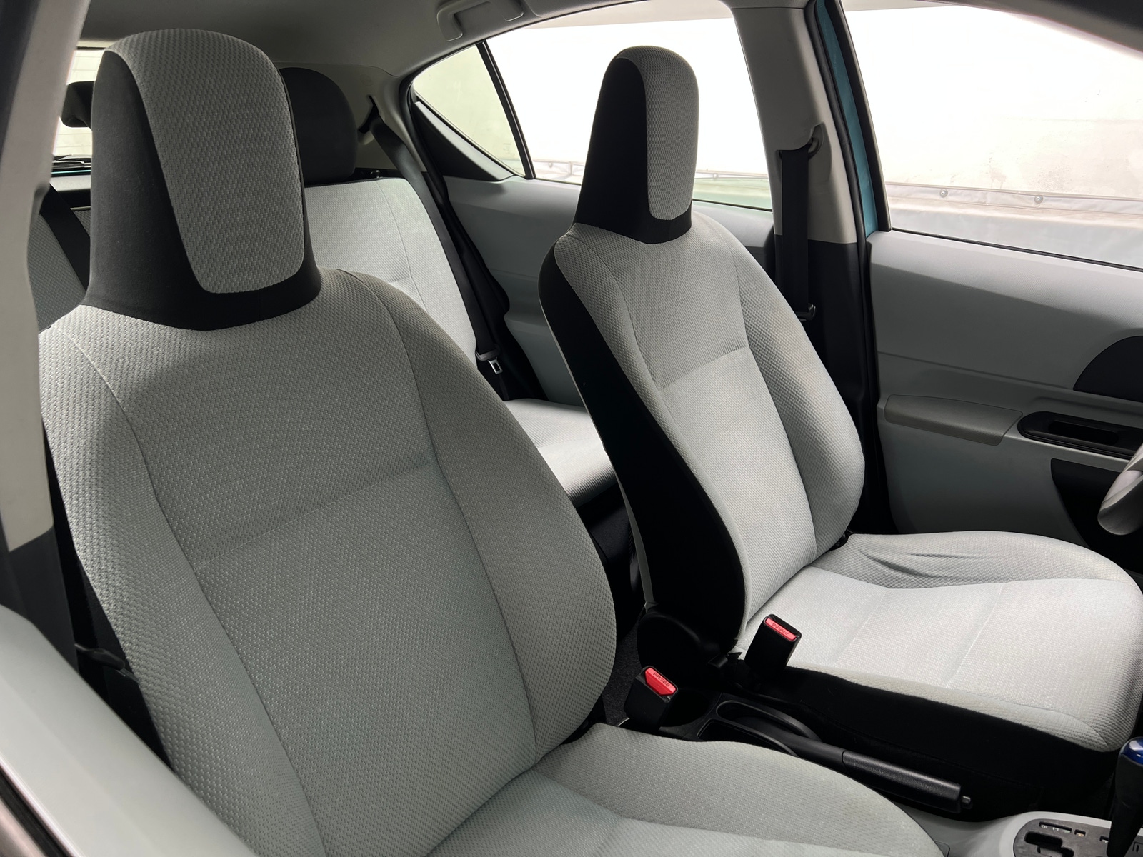 Thumbnail: 2014 Toyota Prius c - 2