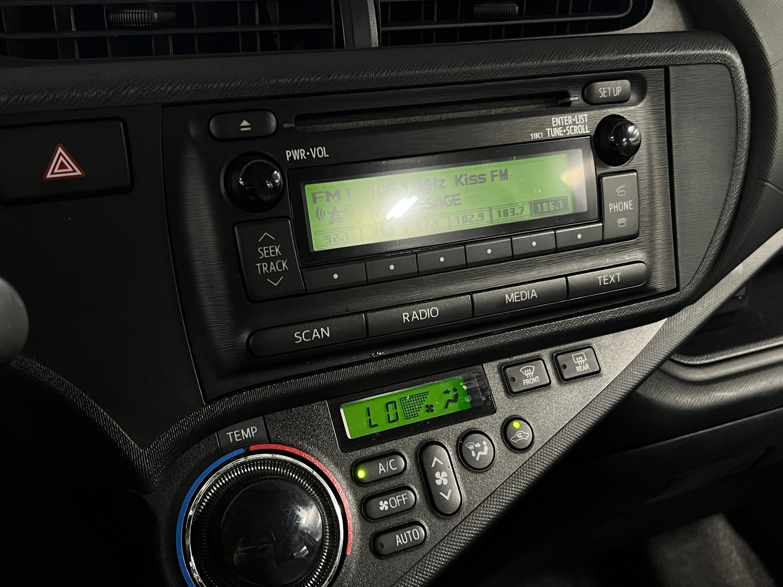 Thumbnail: 2014 Toyota Prius c - 4