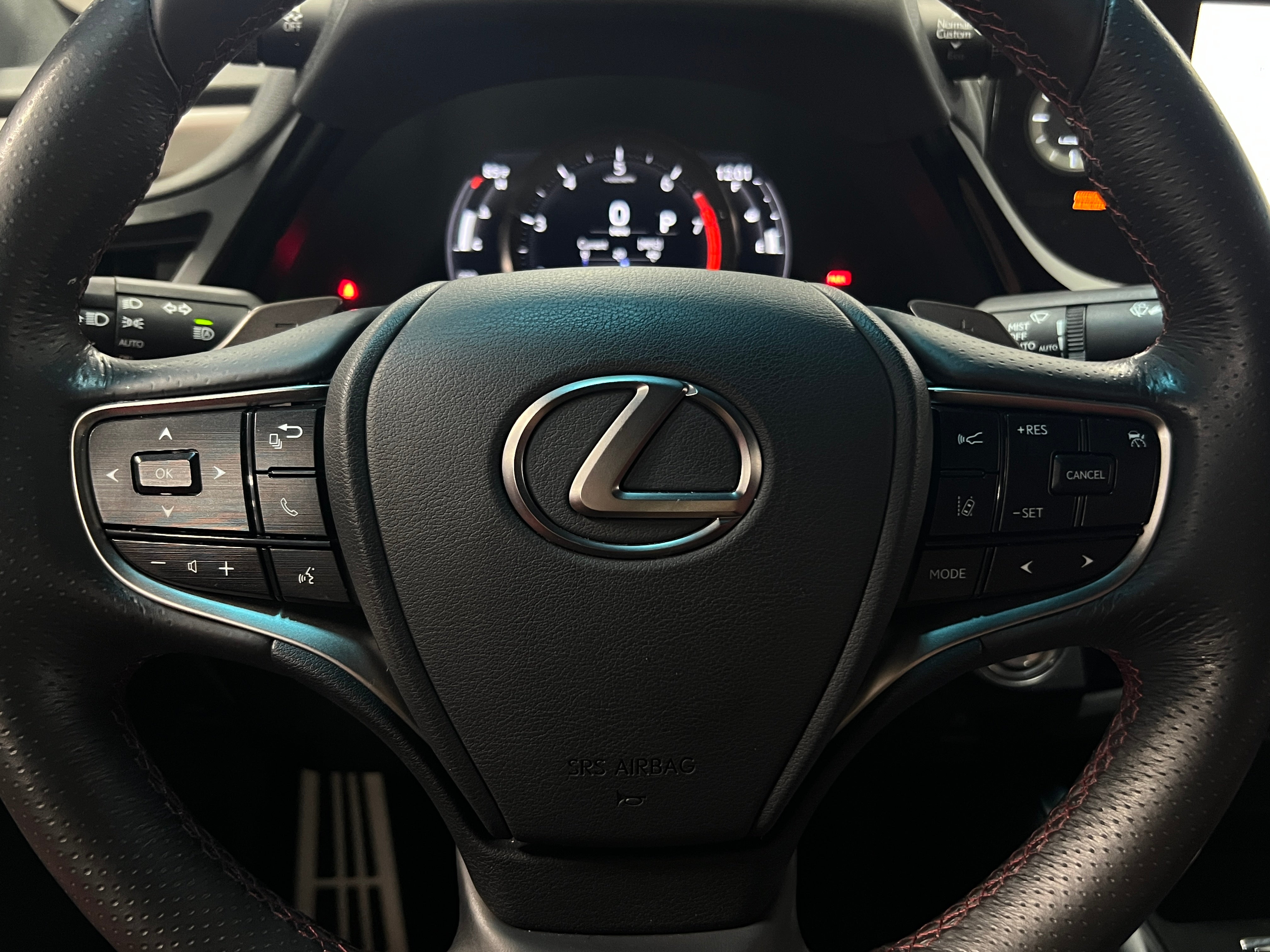Thumbnail: 2023 Lexus ES - 4