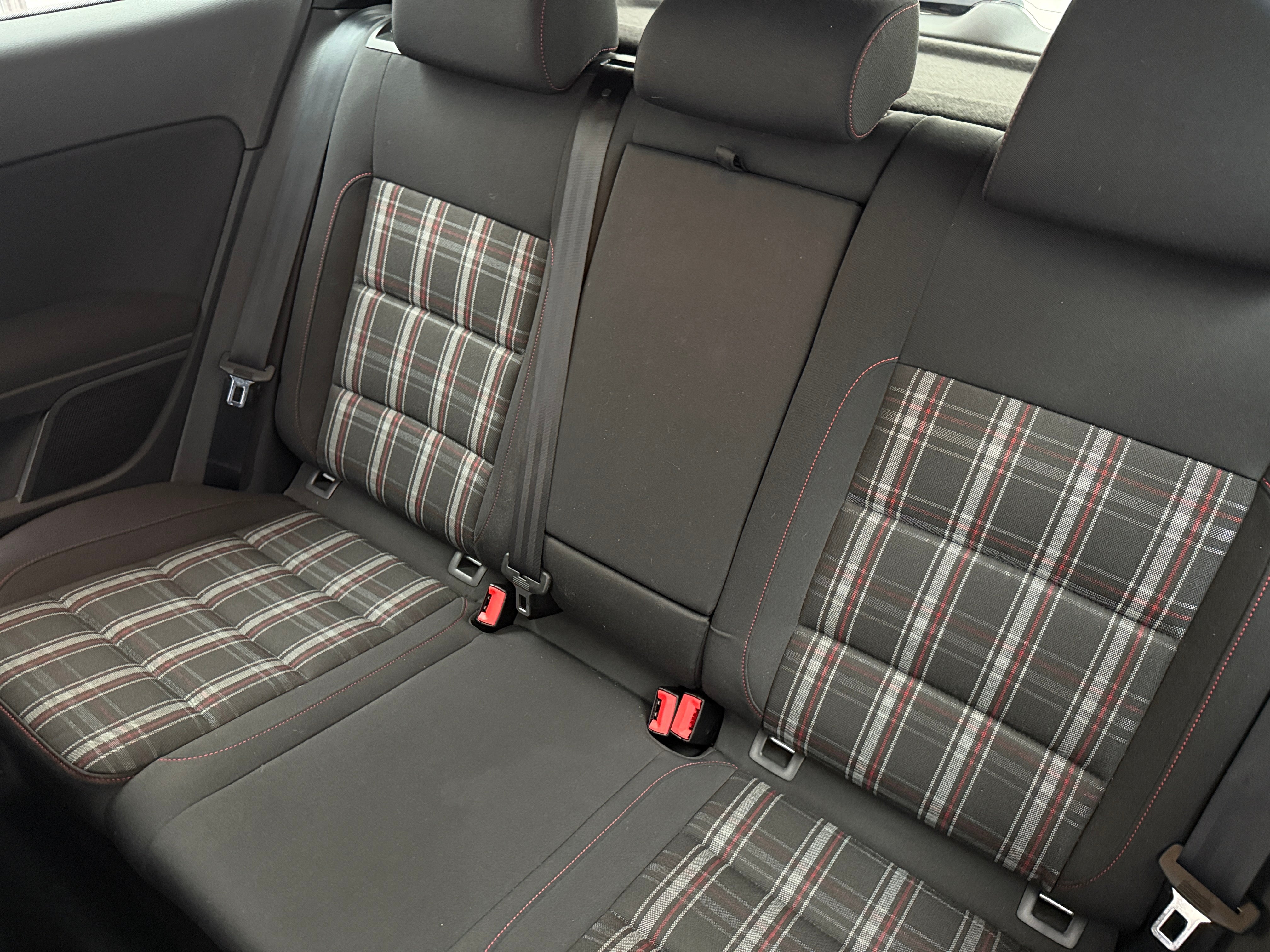 2012 Volkswagen Golf GTI 6