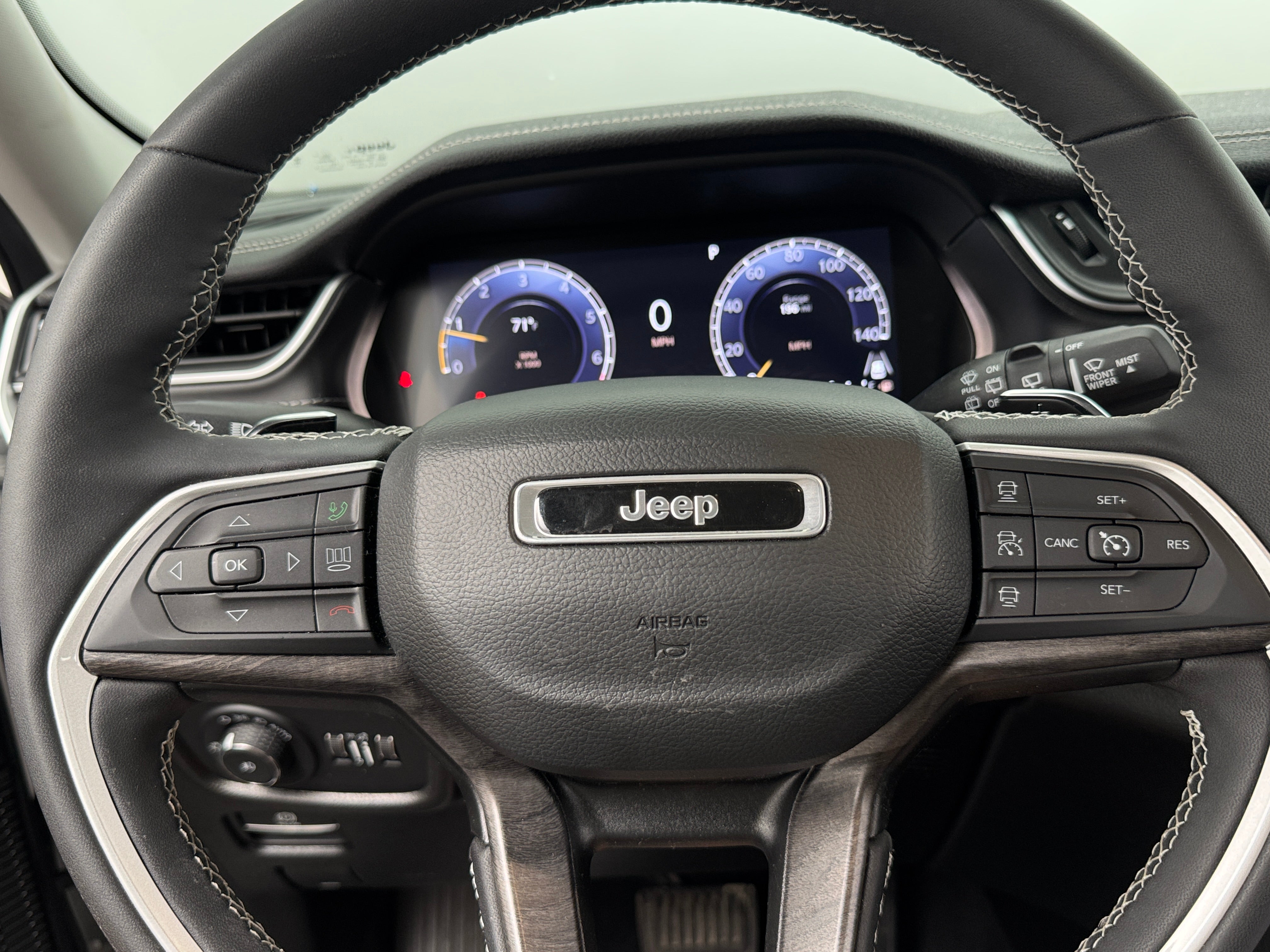 2023 Jeep Grand Cherokee Limited Edition 4
