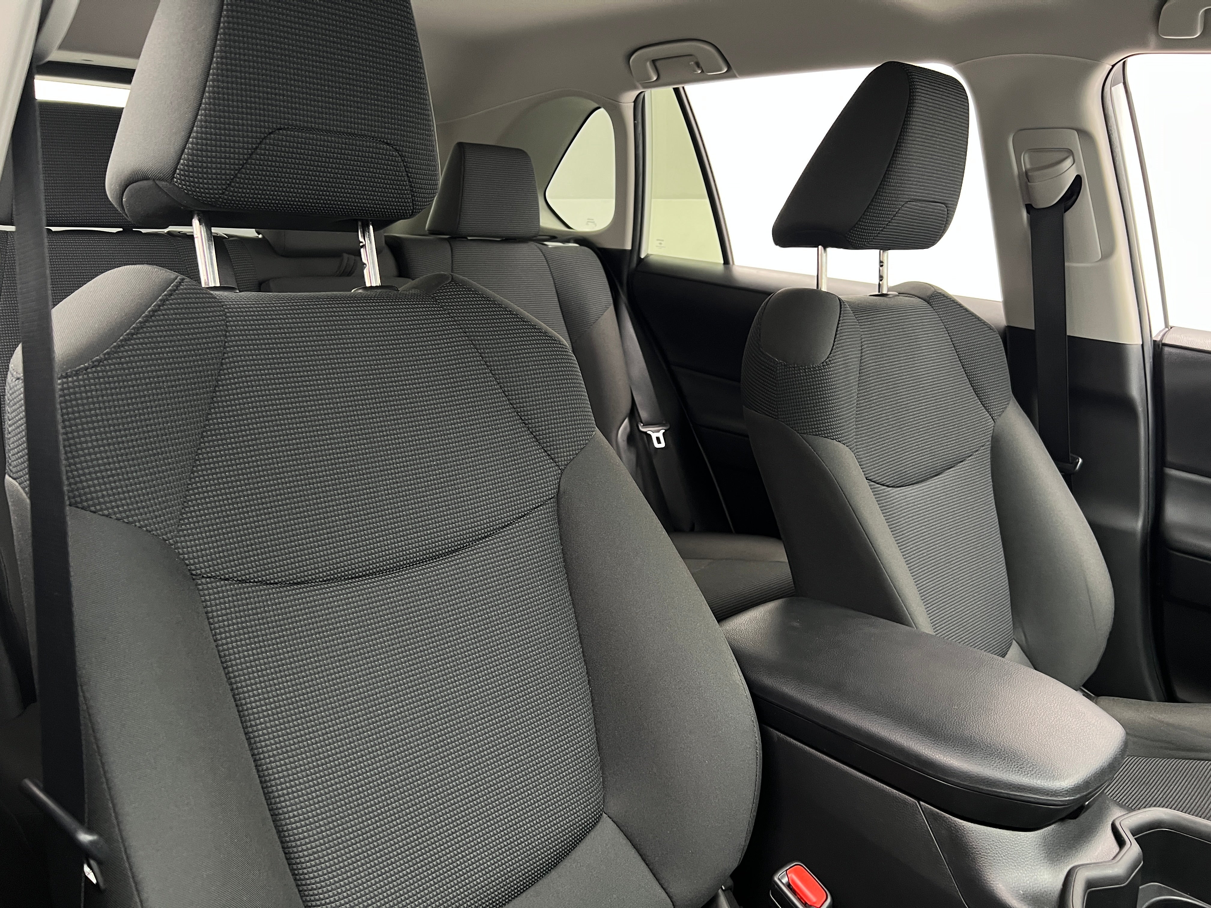2023 Toyota RAV4 LE 2