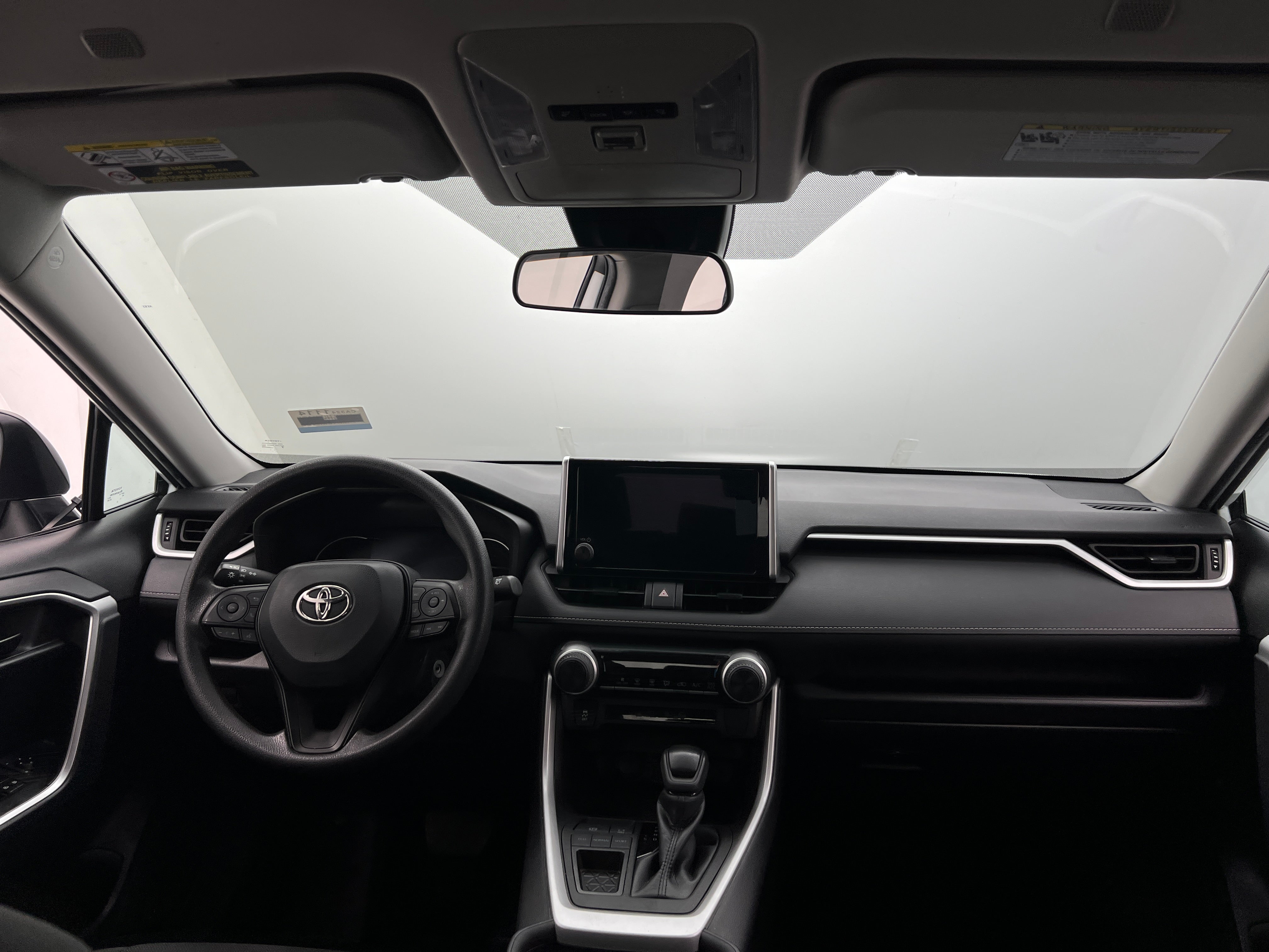 2023 Toyota RAV4 LE 3
