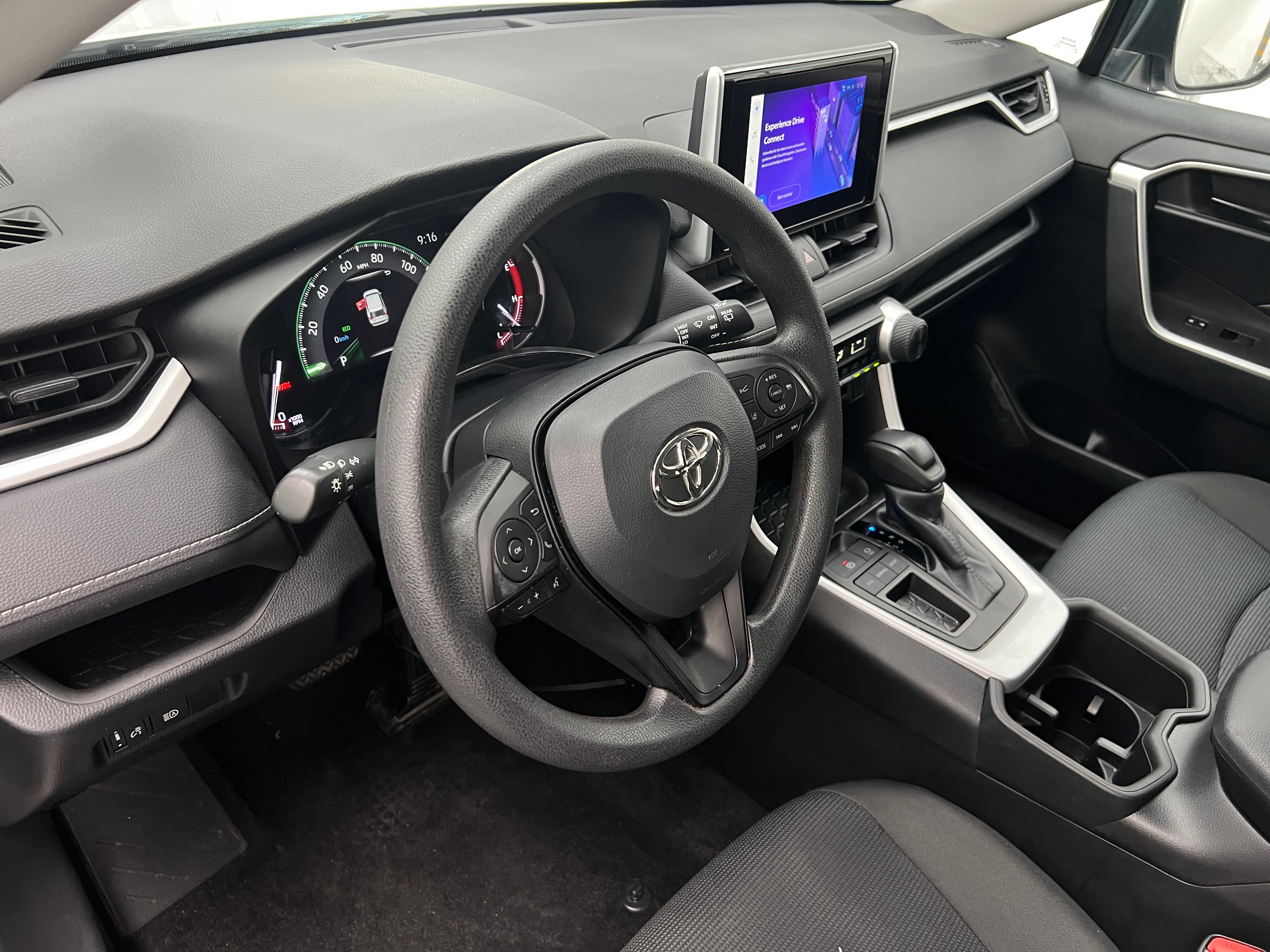 2023 Toyota RAV4 LE 5