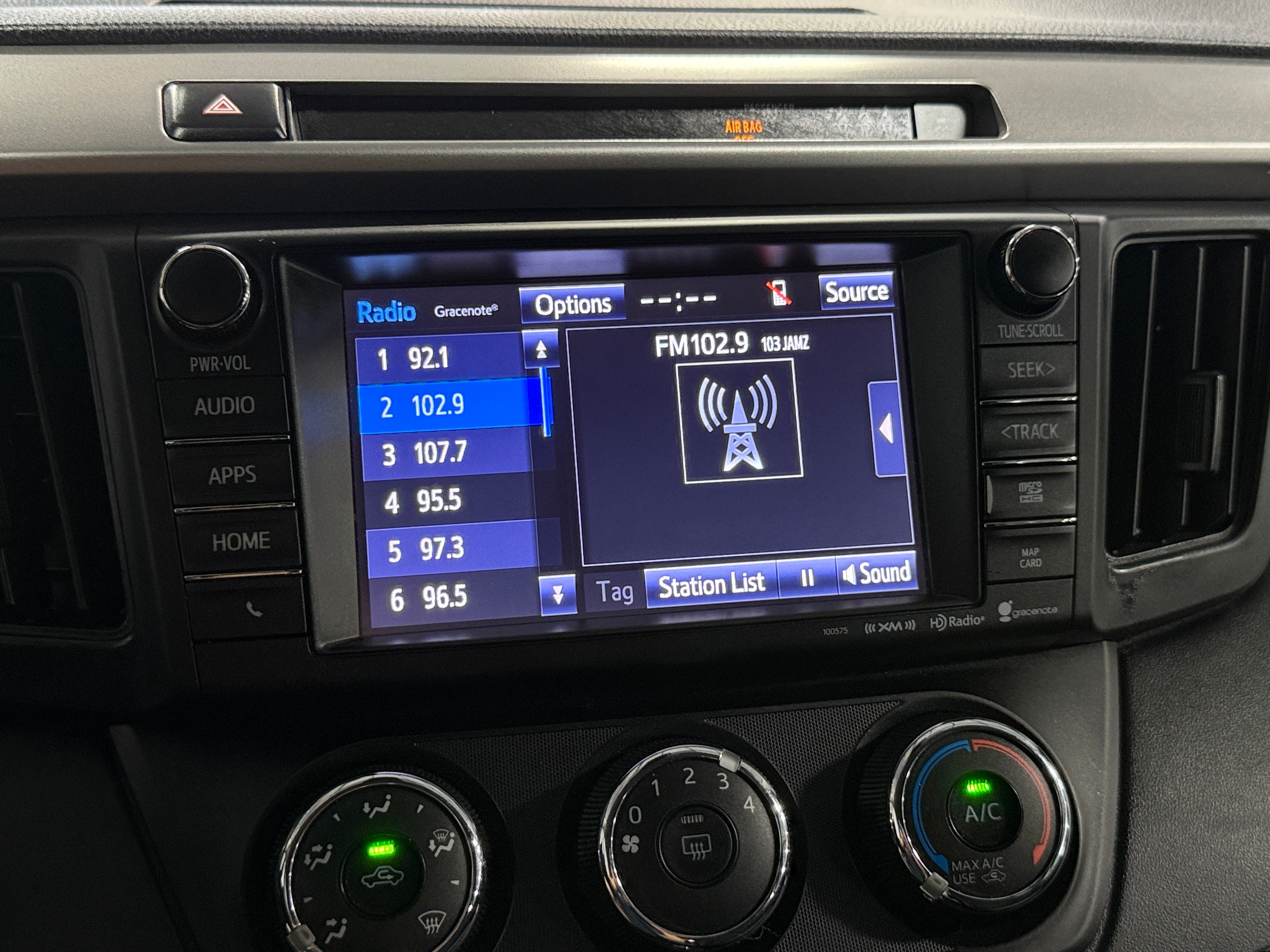2018 Toyota RAV4 LE 4