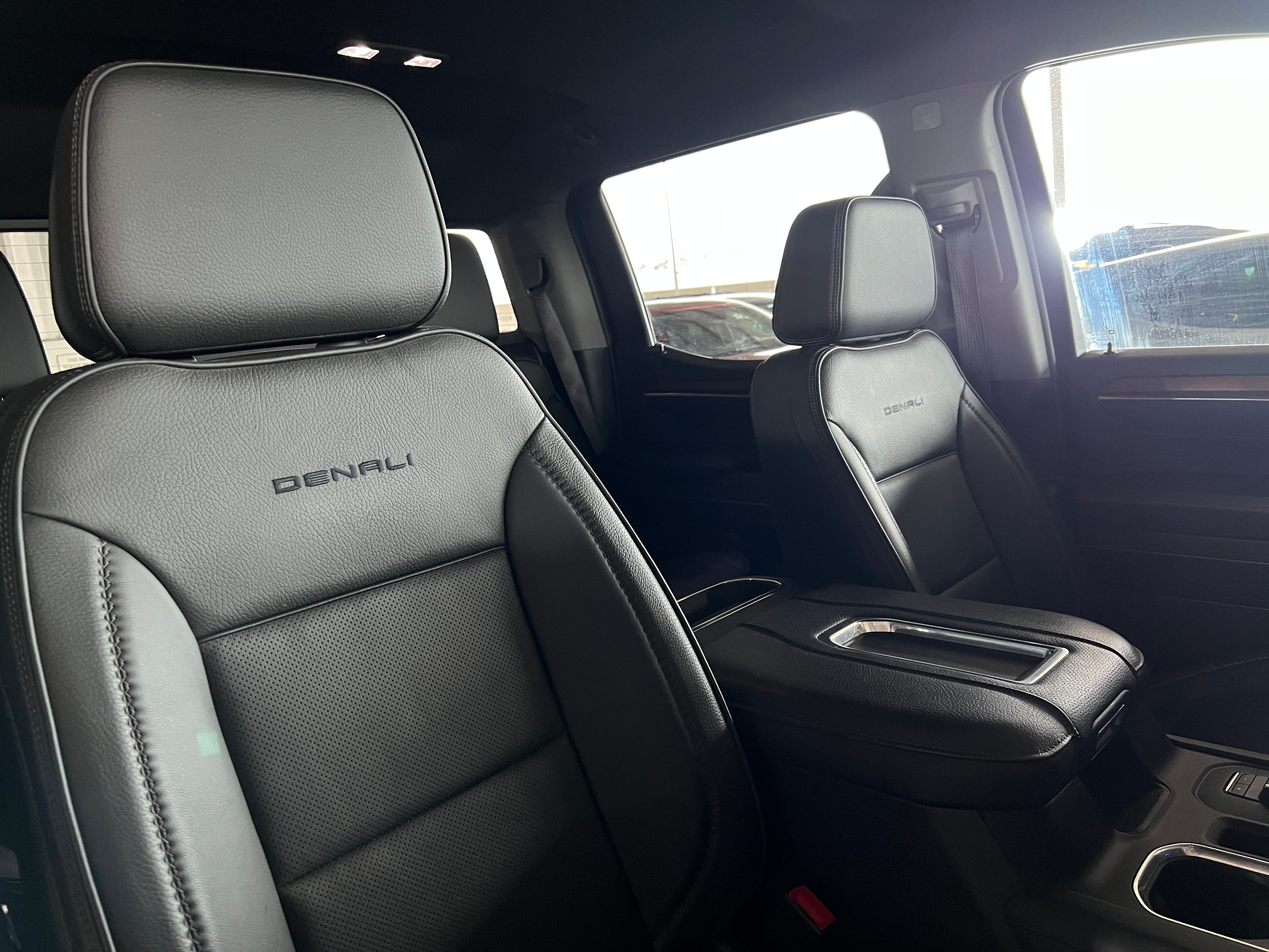 2022 GMC Sierra 1500 Denali 2
