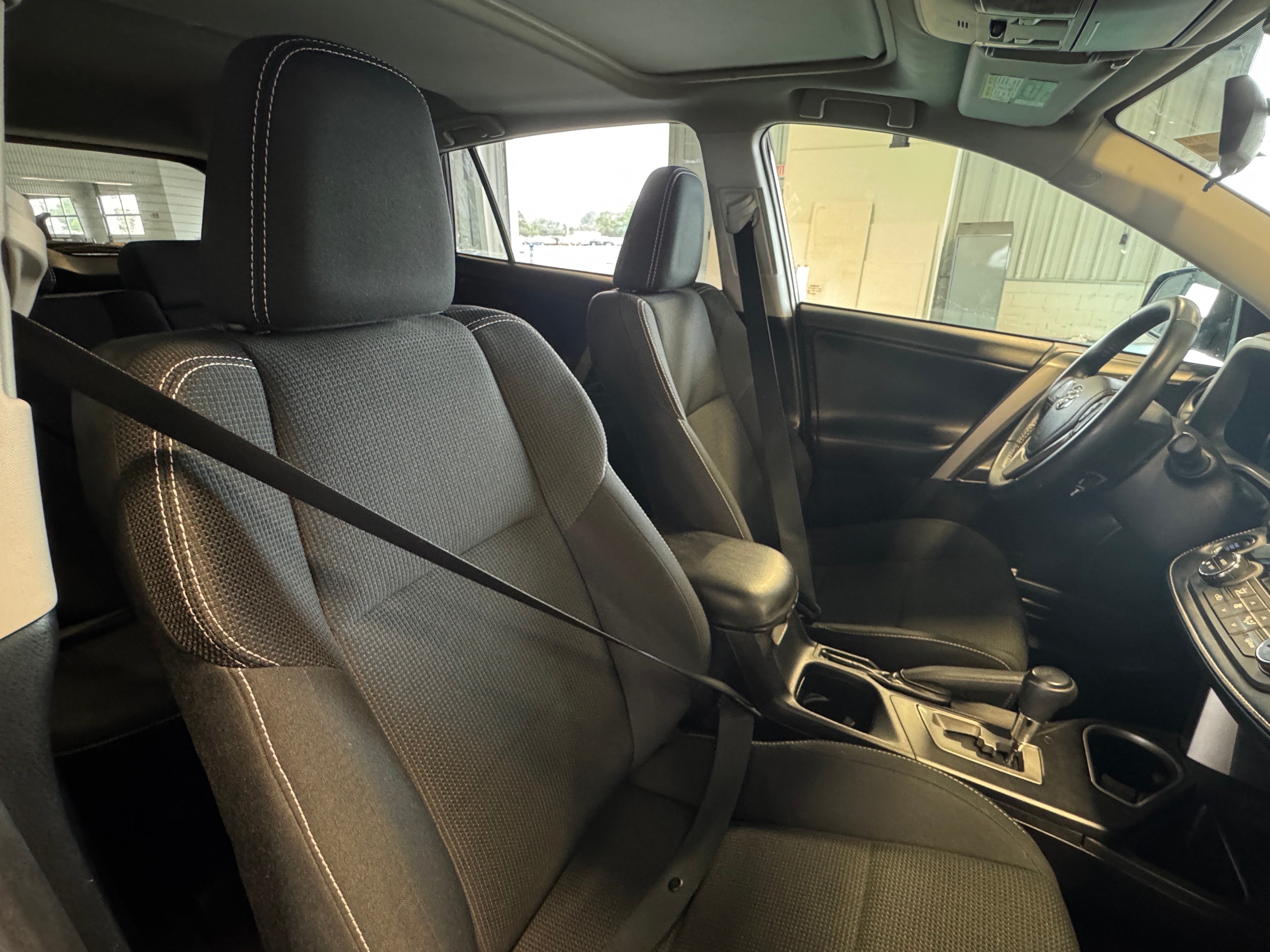 2018 Toyota RAV4 XLE 2