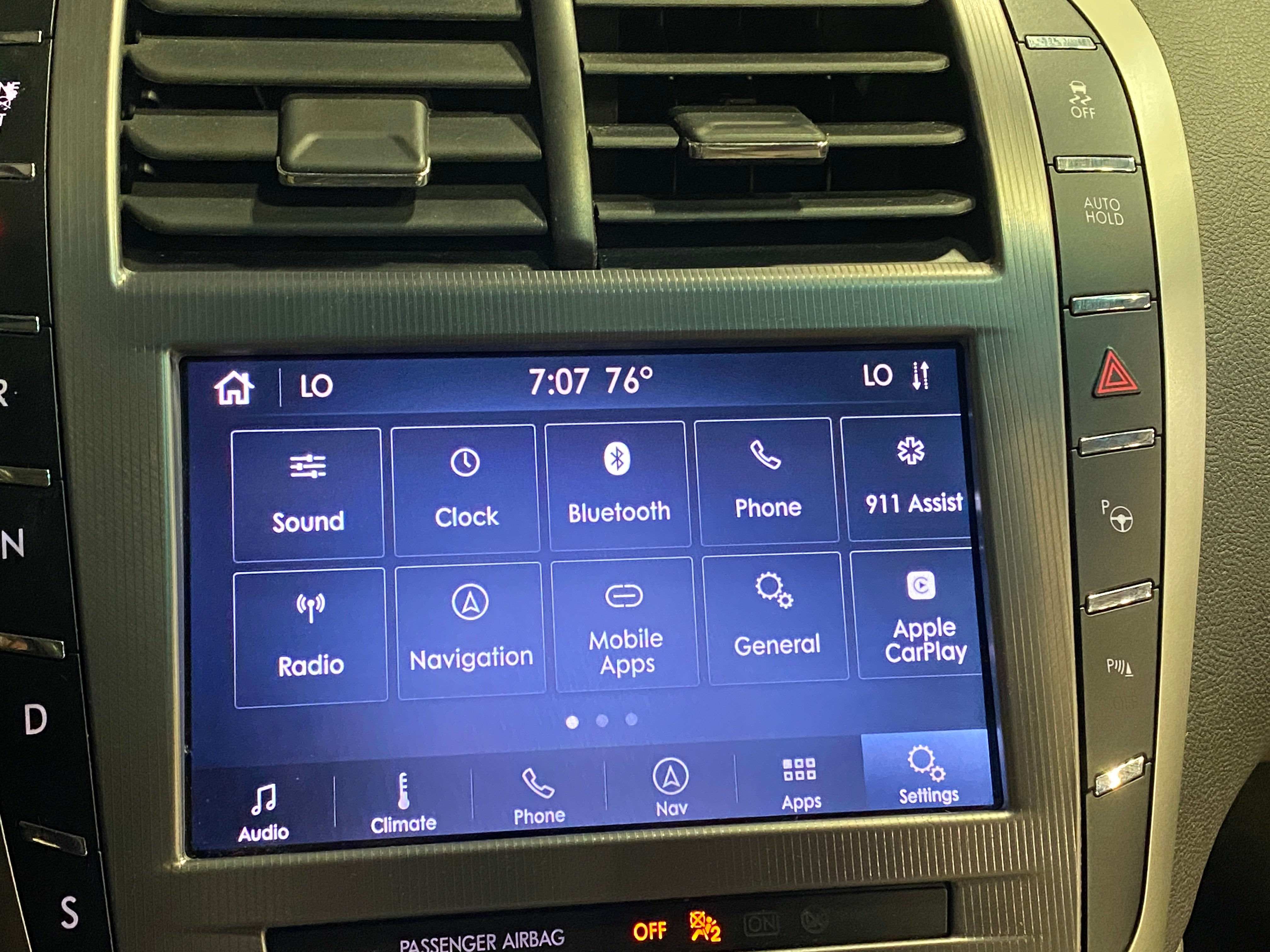 Thumbnail: 2020 Lincoln MKZ - 3