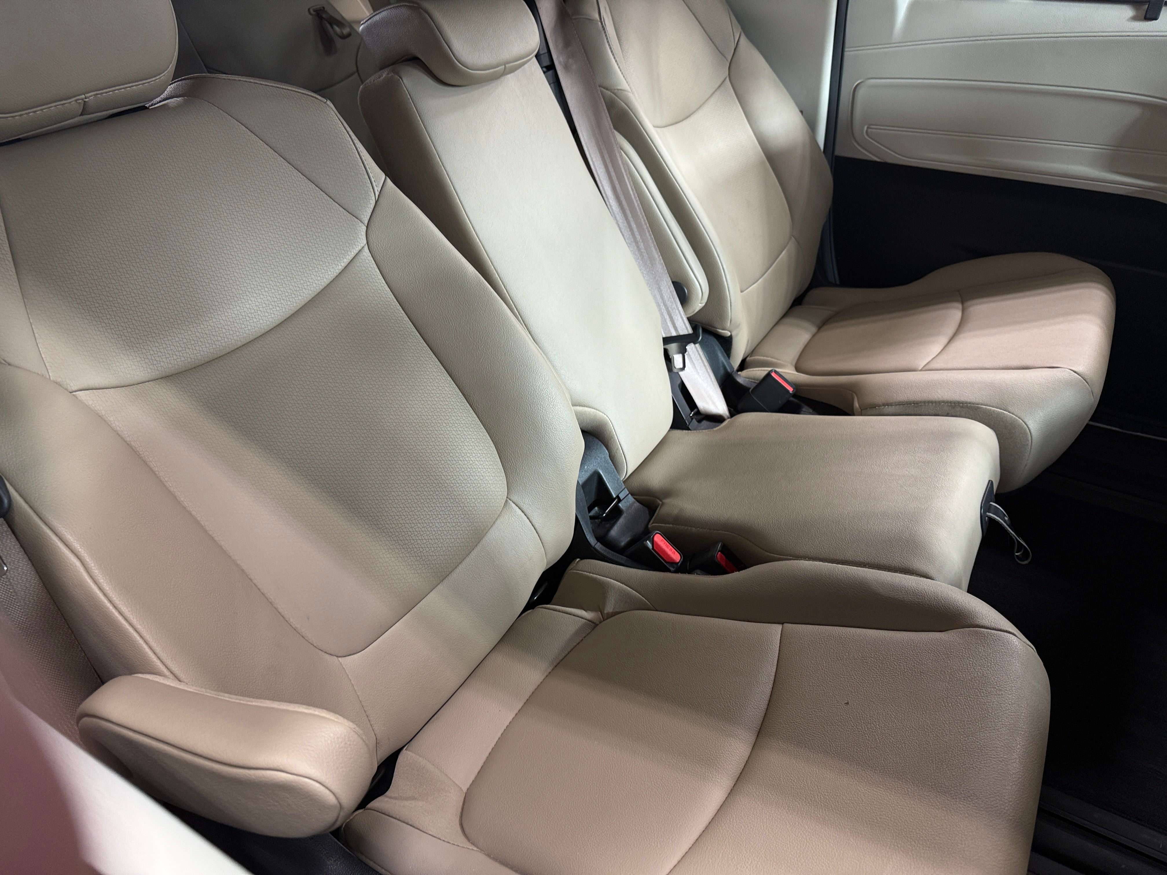 Thumbnail: 2023 Toyota Sienna - 5