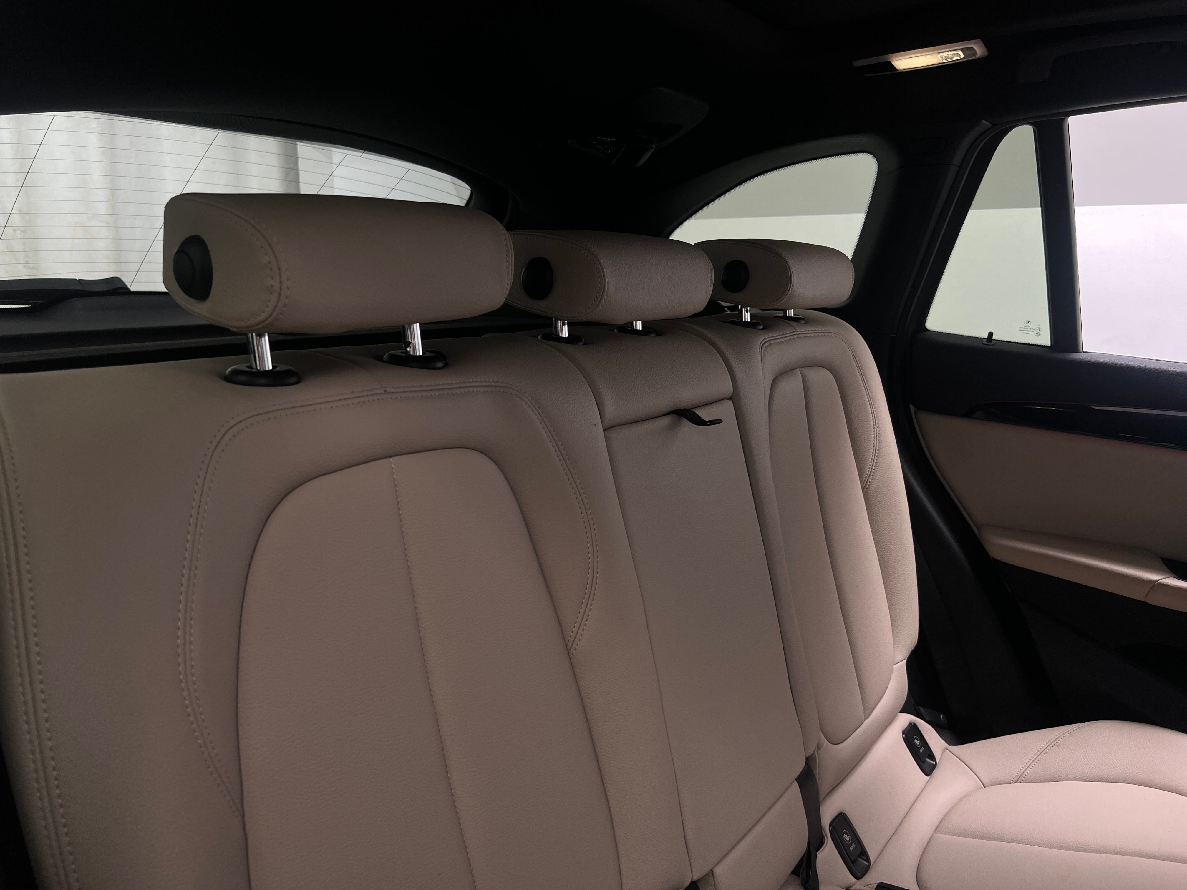 2019 BMW X1 xDrive28i 5