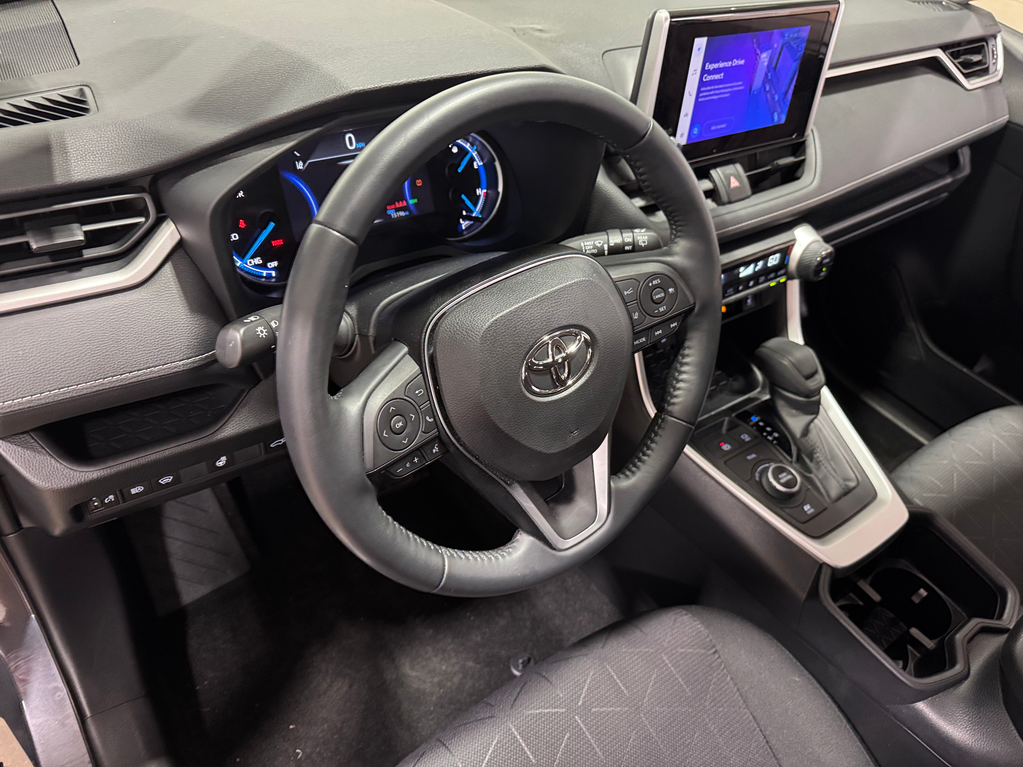 2023 Toyota RAV4 XLE 3