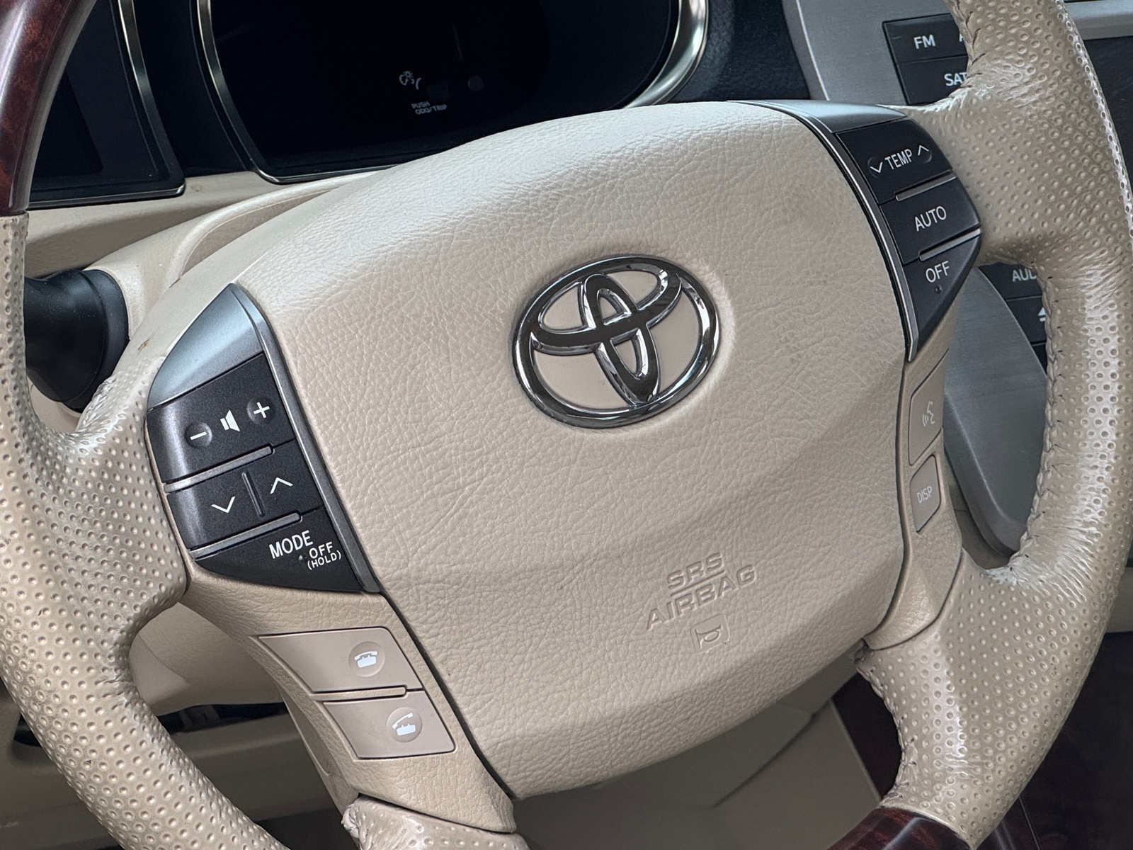 Thumbnail: 2012 Toyota Avalon - 4