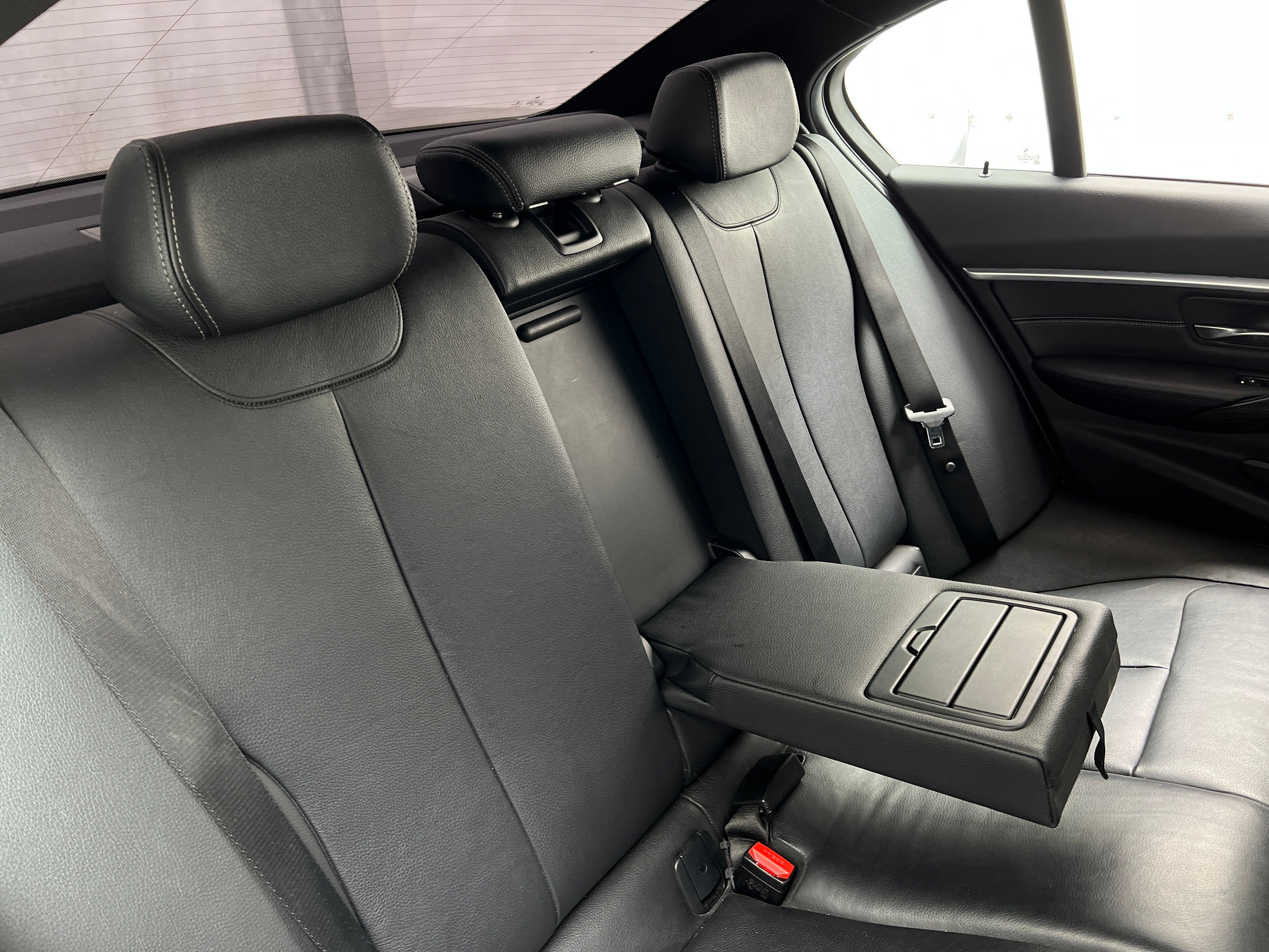 2017 BMW 3 Series 330i 6