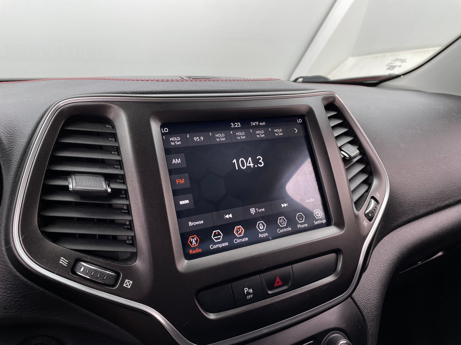 Thumbnail: 2019 Jeep Cherokee - 4