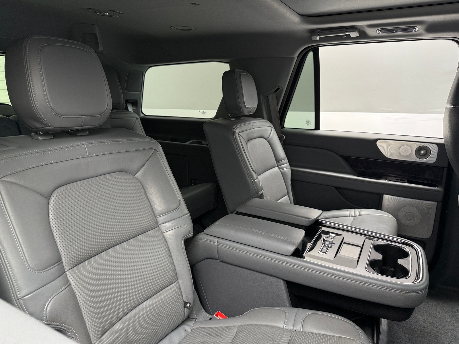 Thumbnail: 2021 Lincoln Navigator - 5