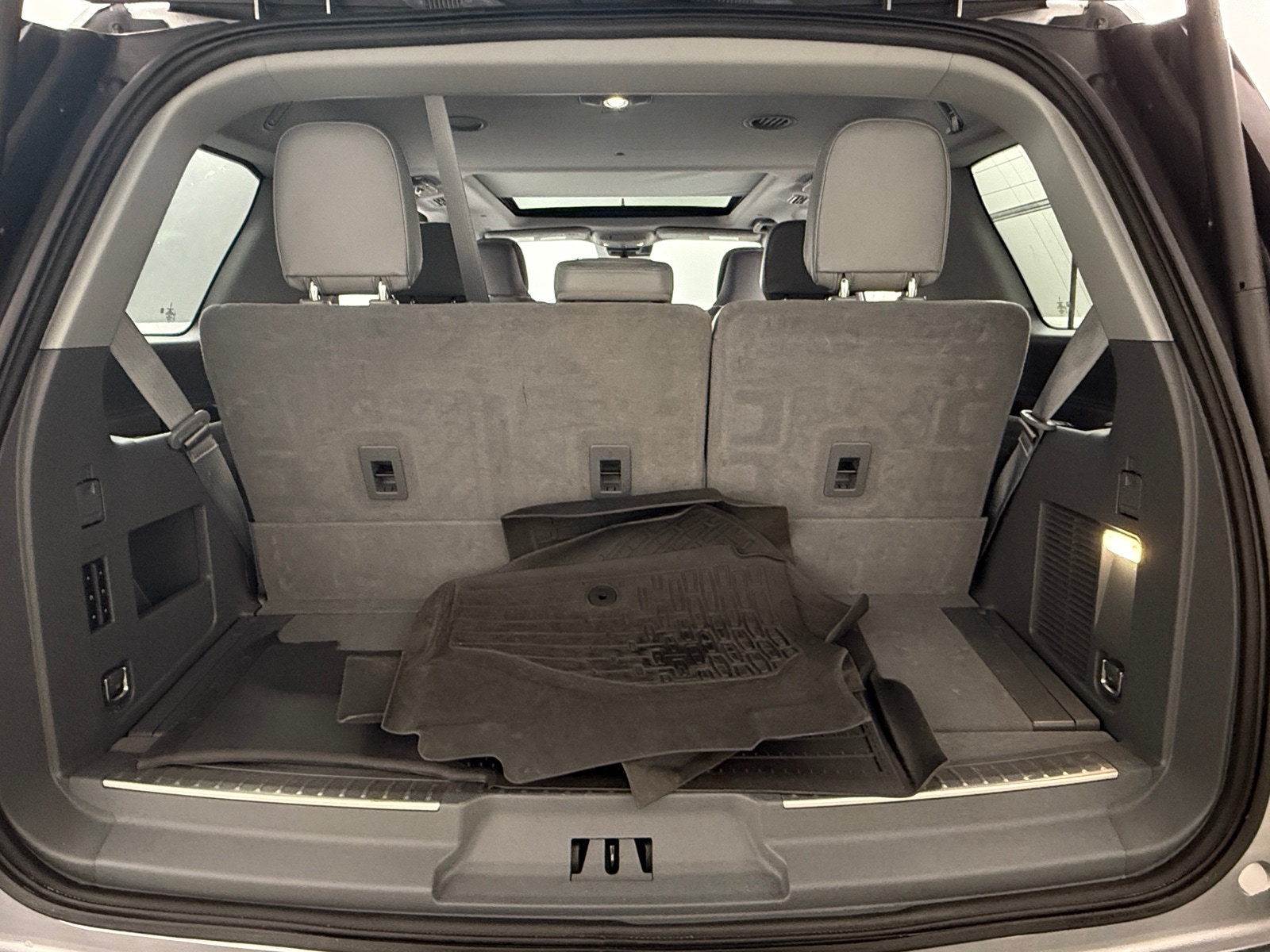 Thumbnail: 2021 Lincoln Navigator - 6