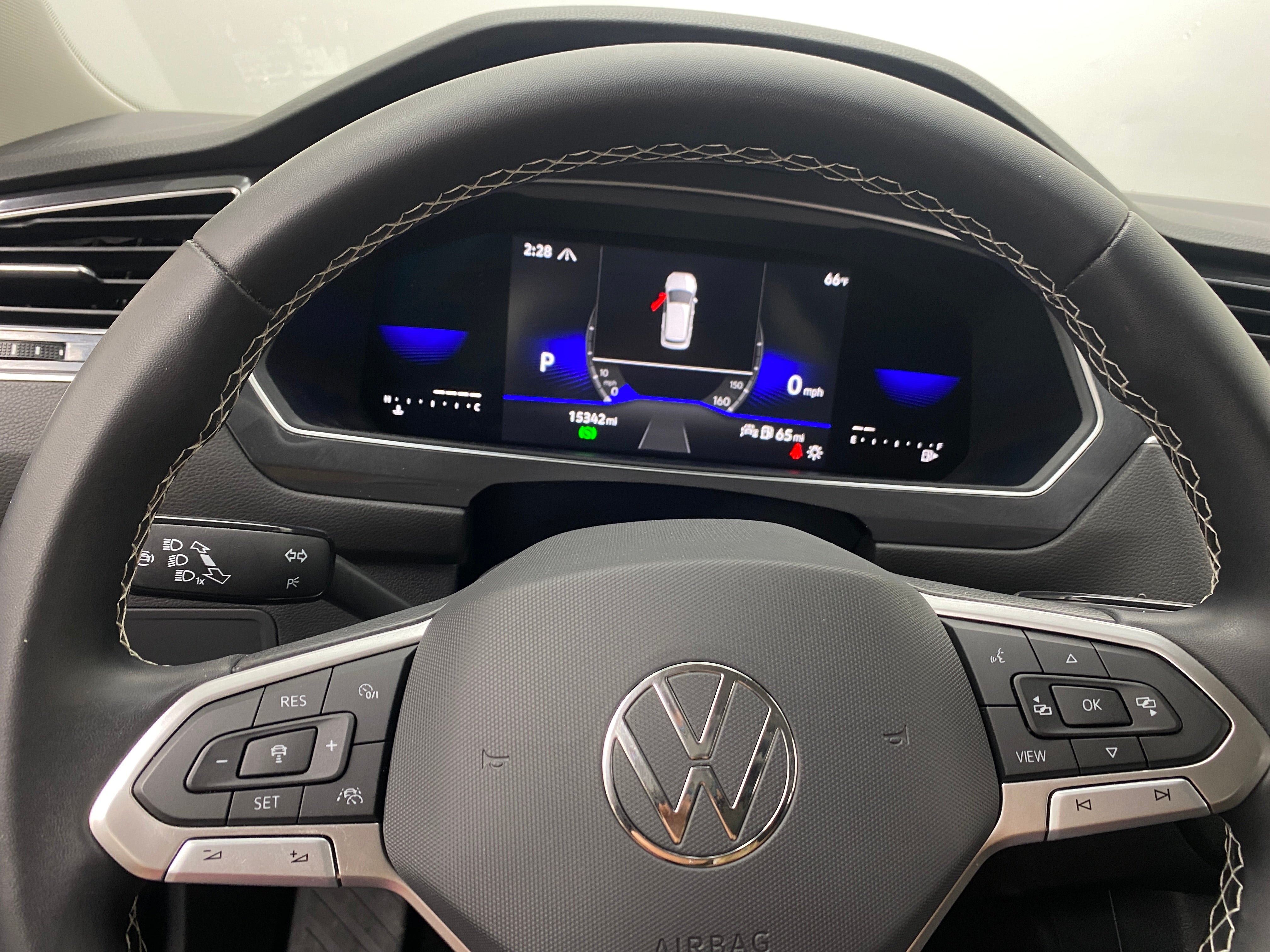 Thumbnail: 2023 Volkswagen Tiguan - 5