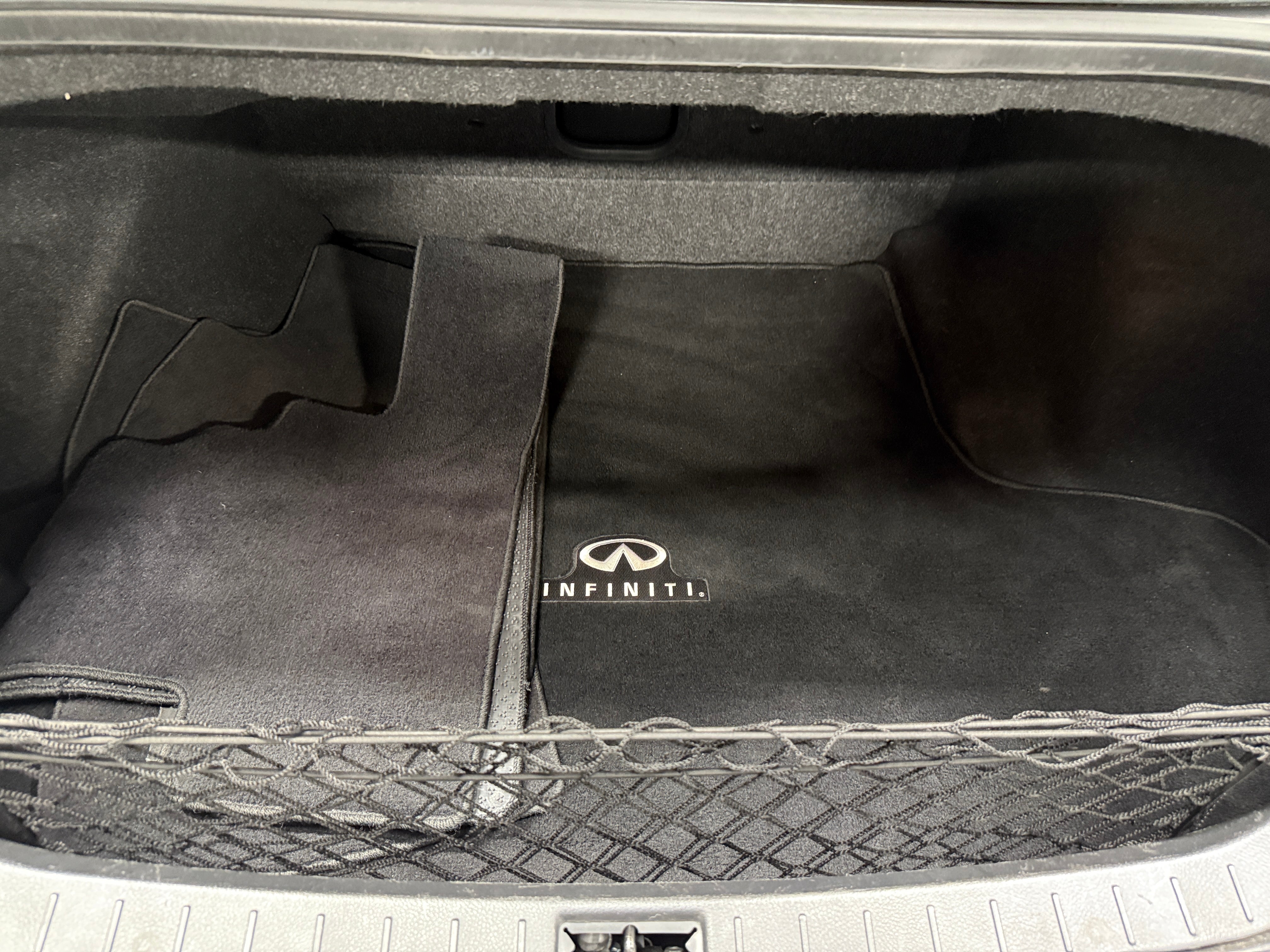 2012 INFINITI G37 X 6