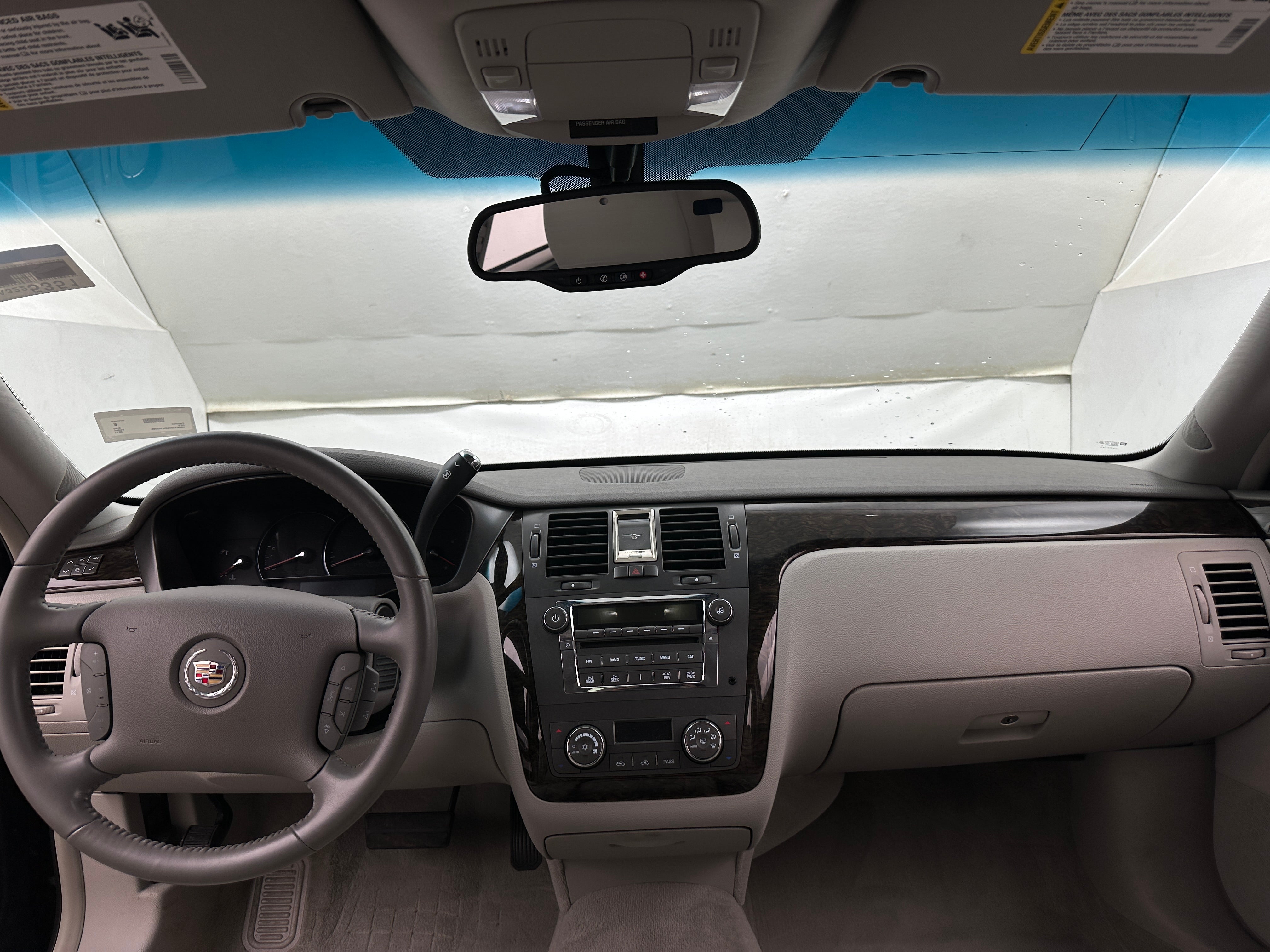 Thumbnail: 2011 Cadillac DTS - 2