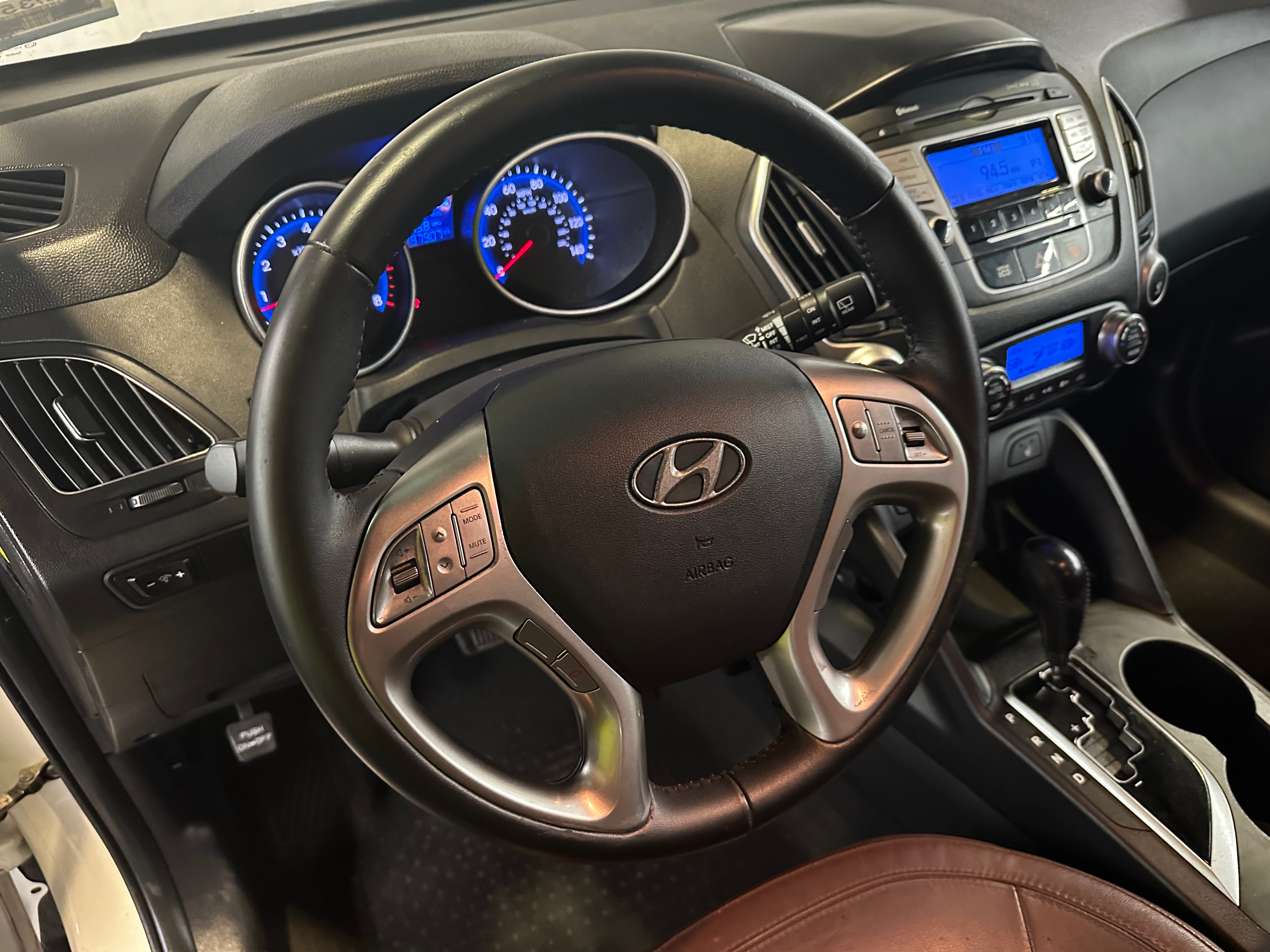 2012 Hyundai Tucson Limited 4