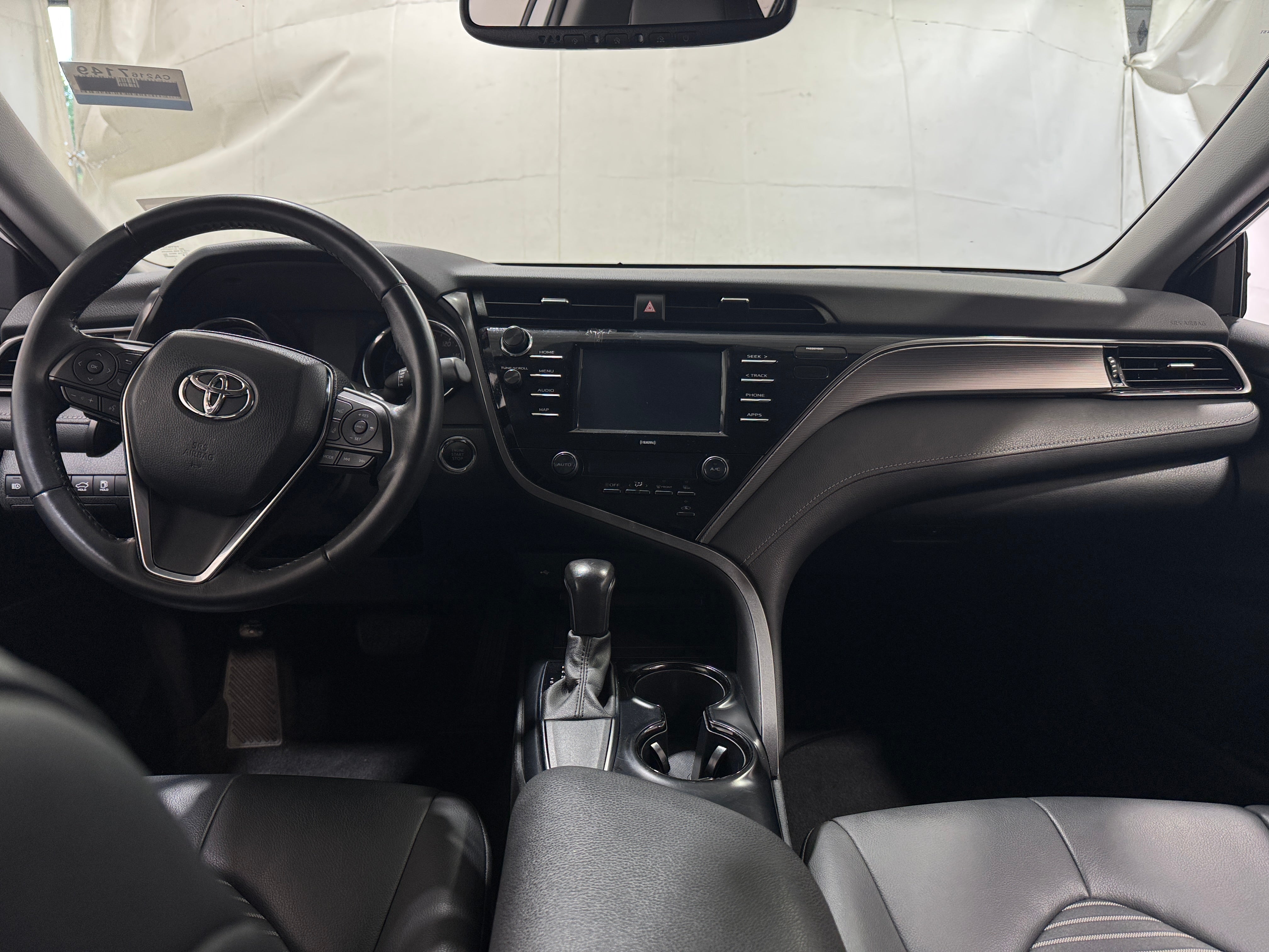2020 Toyota Camry SE 2