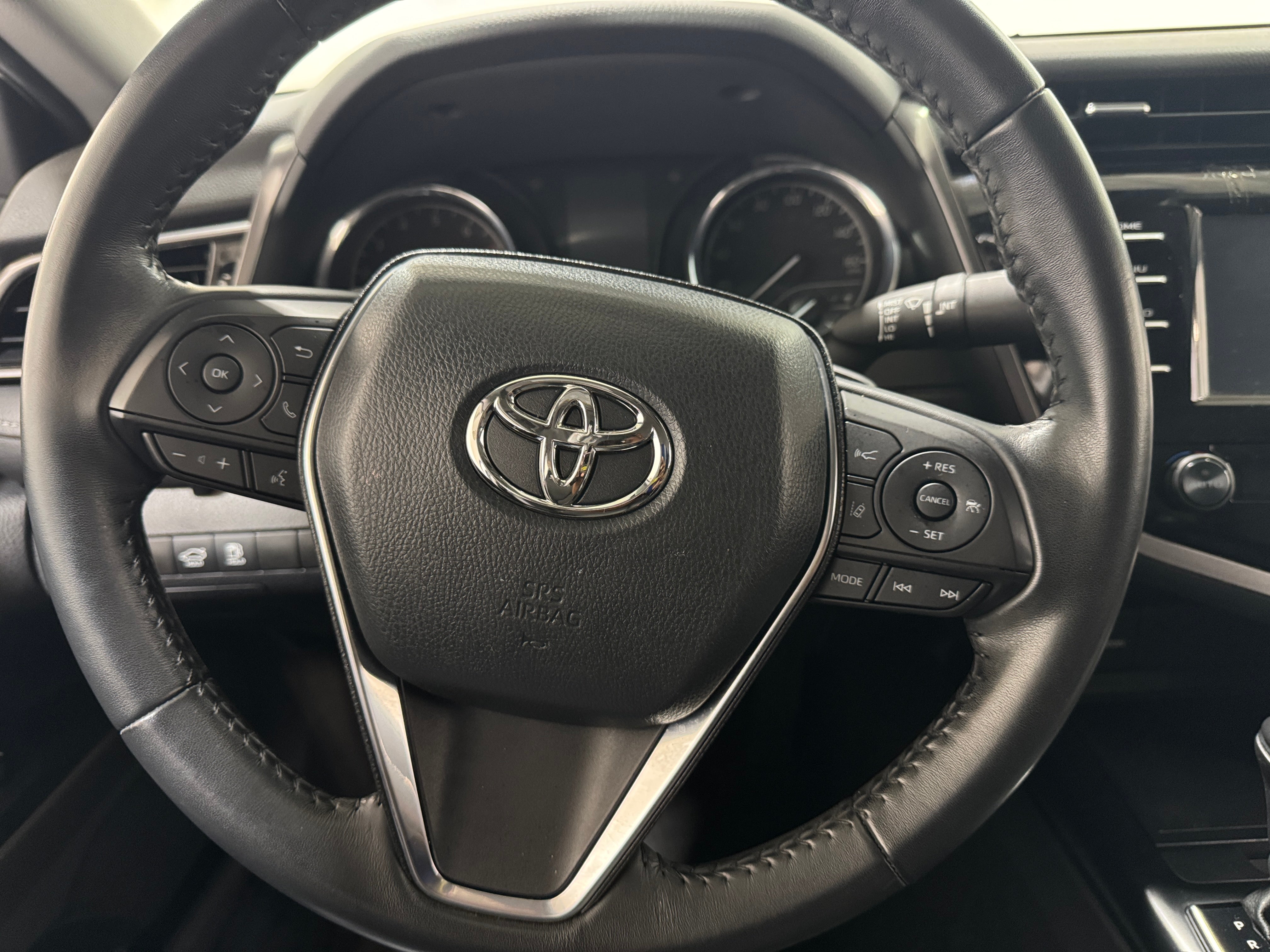 2020 Toyota Camry SE 4