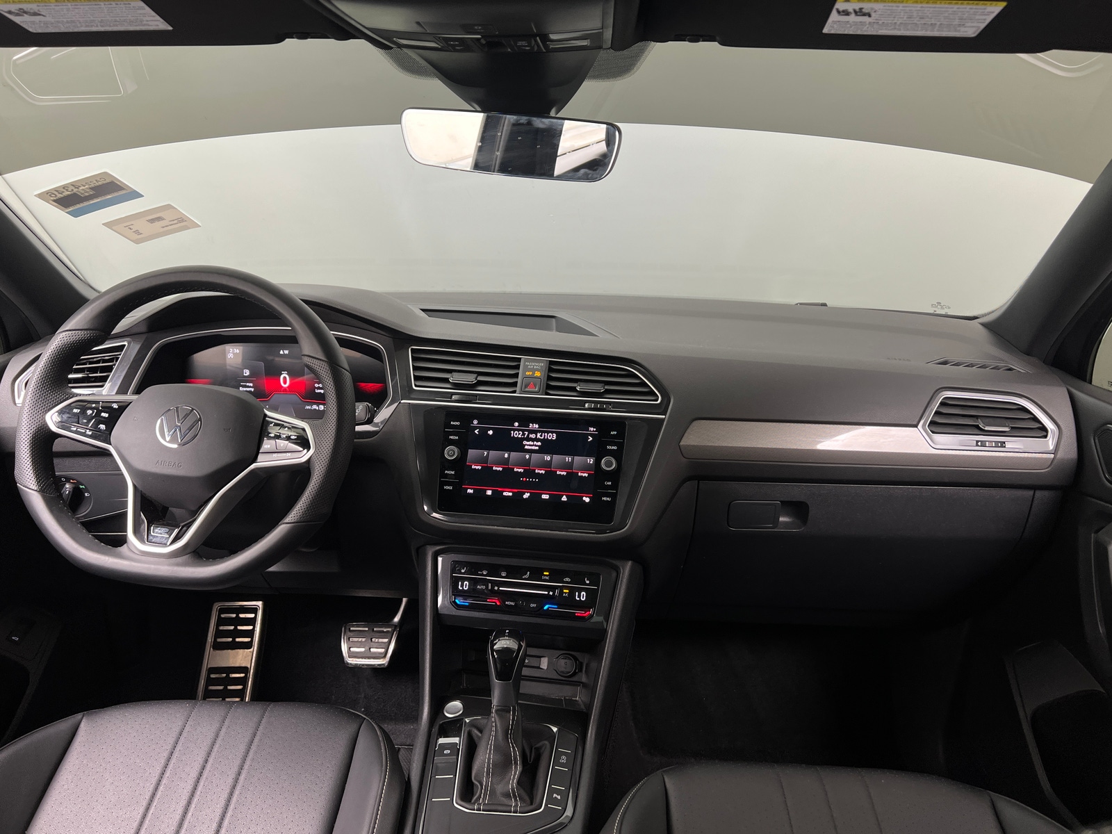 Thumbnail: 2024 Volkswagen Tiguan - 2