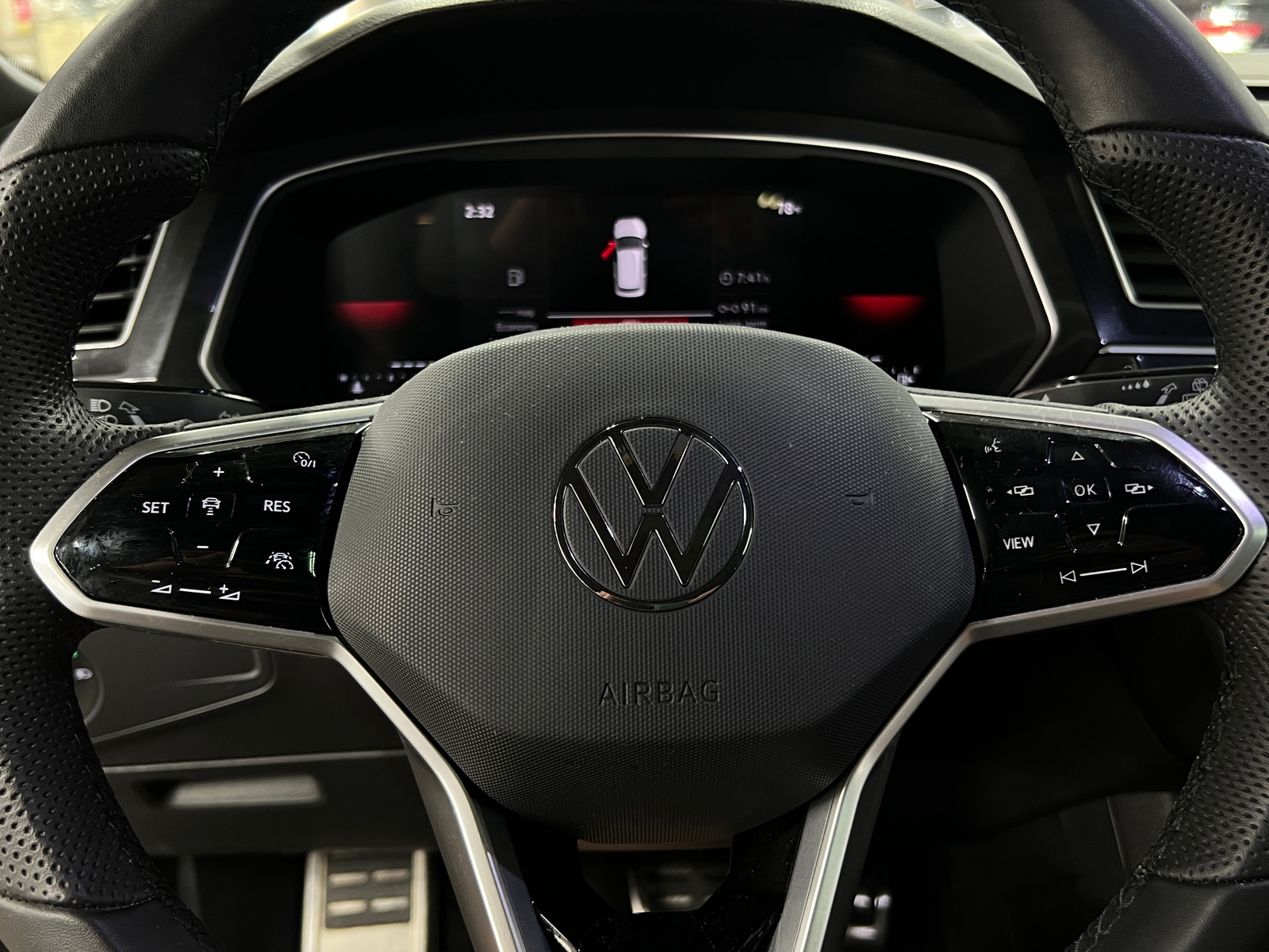 Thumbnail: 2024 Volkswagen Tiguan - 4